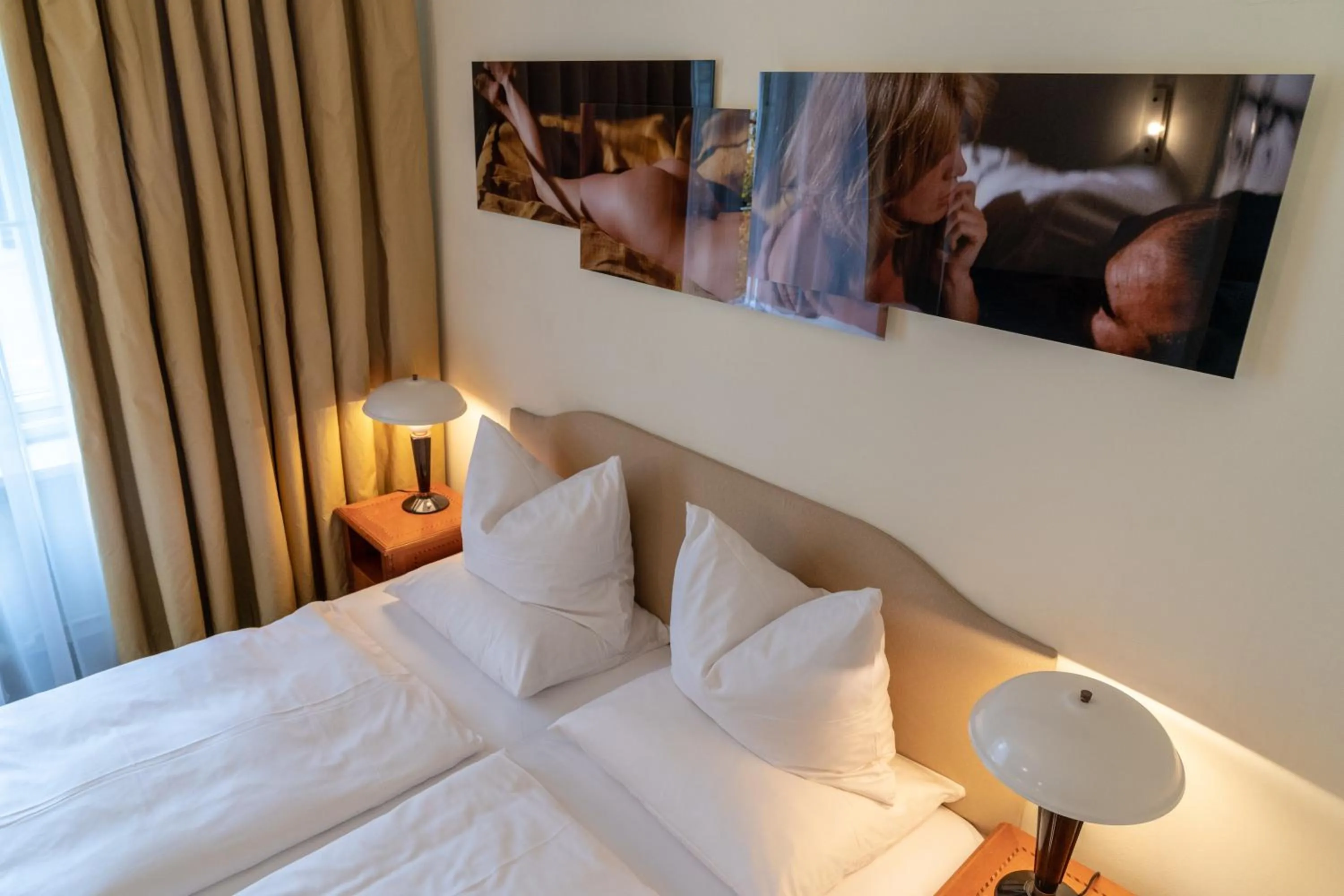 Bed in Hotel Olympic