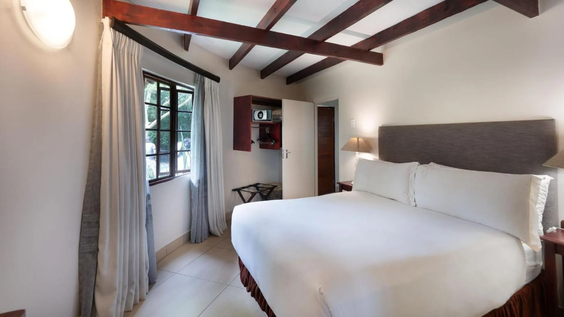 Bed in ANEW Hotel Hluhluwe