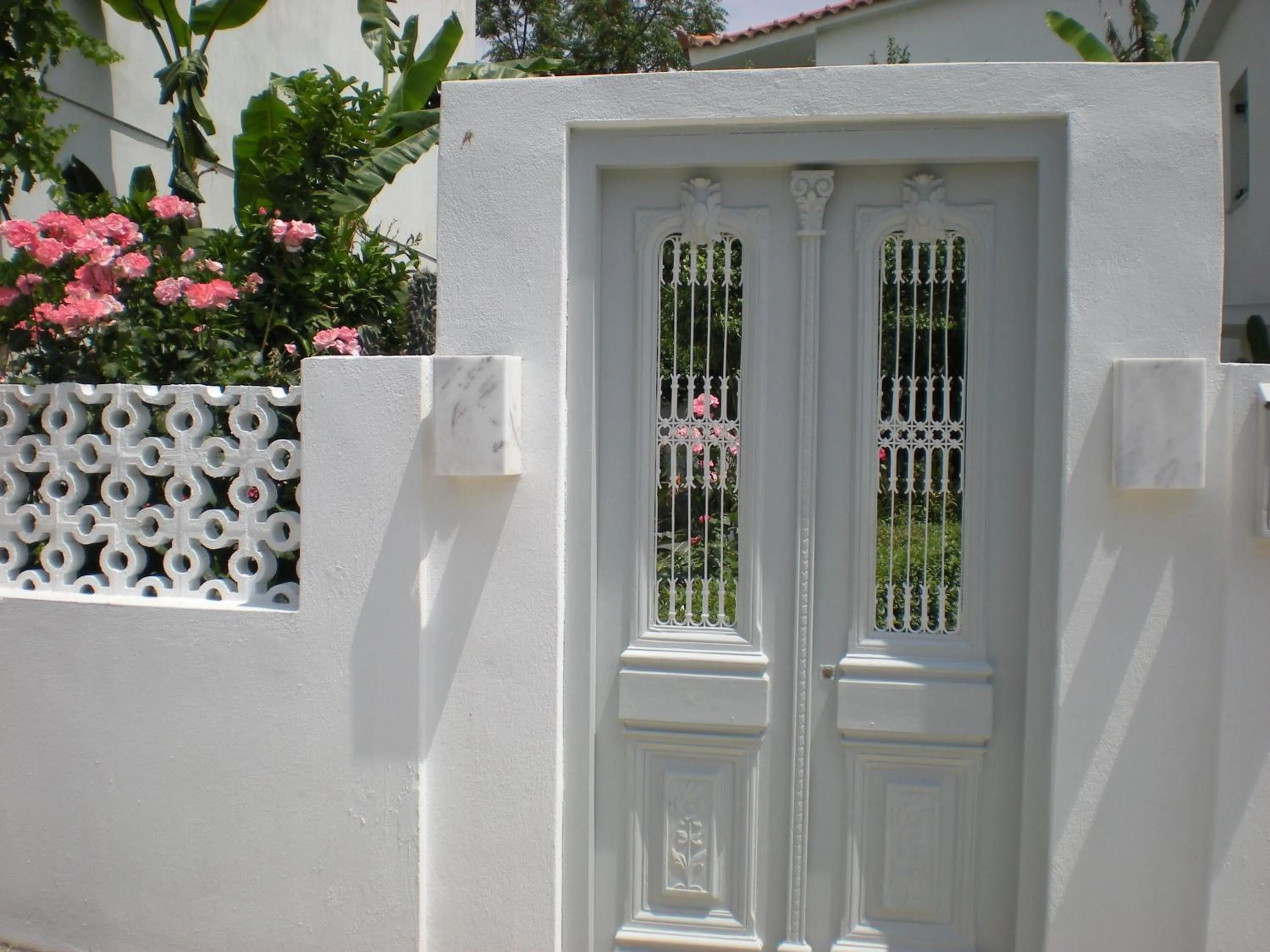 Facade/entrance in Manolis' House