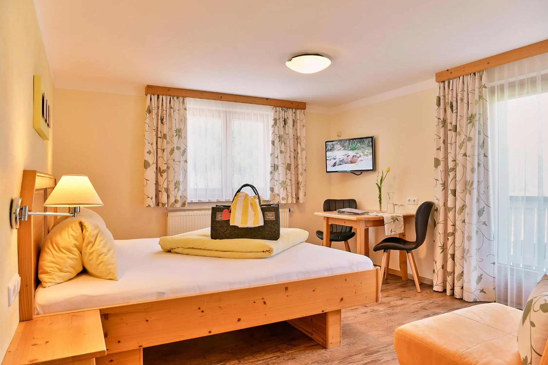 Photo of the whole room, Bed in Stockingers Guest House