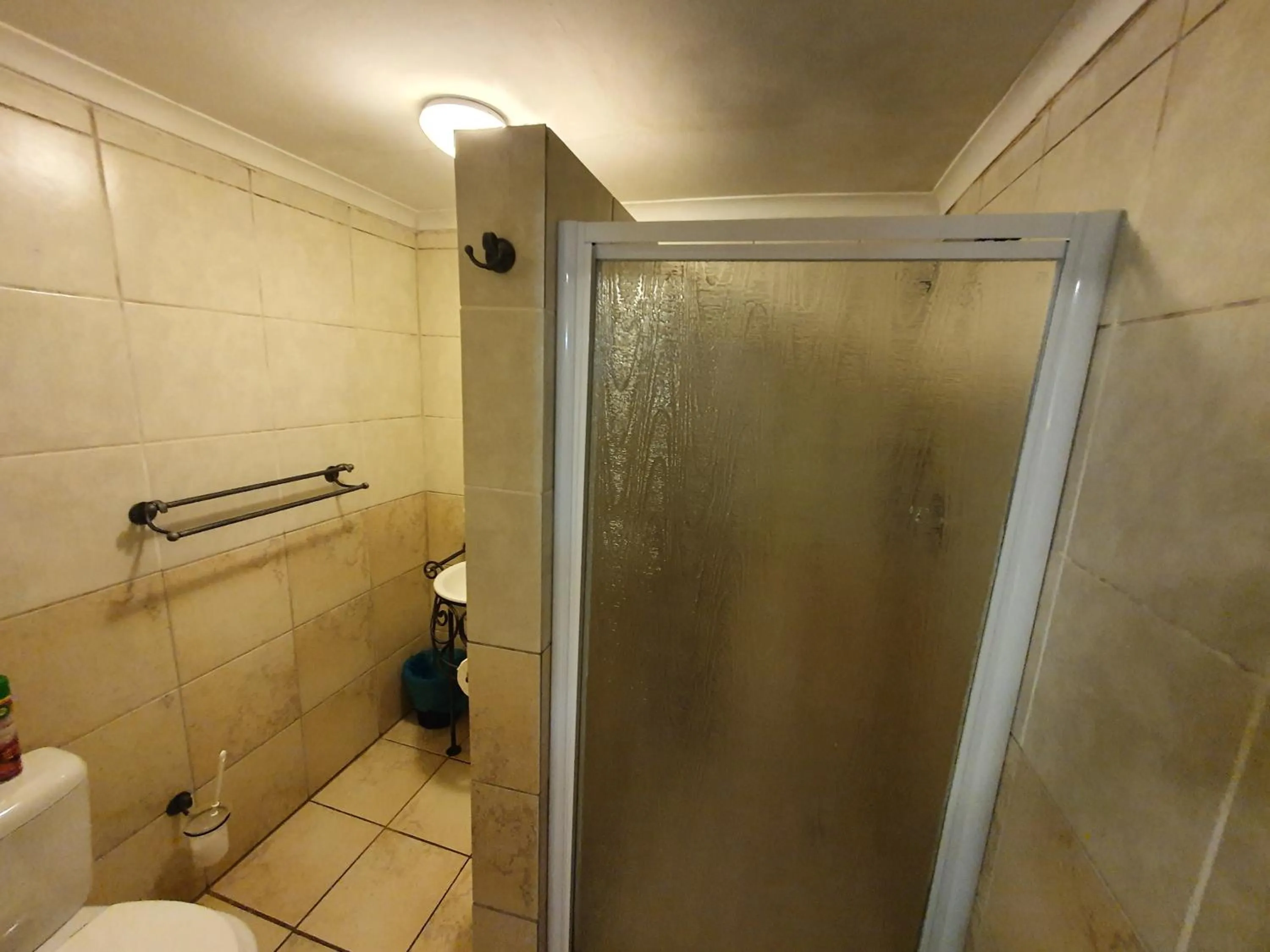 Shower in 7th Street Guesthouse