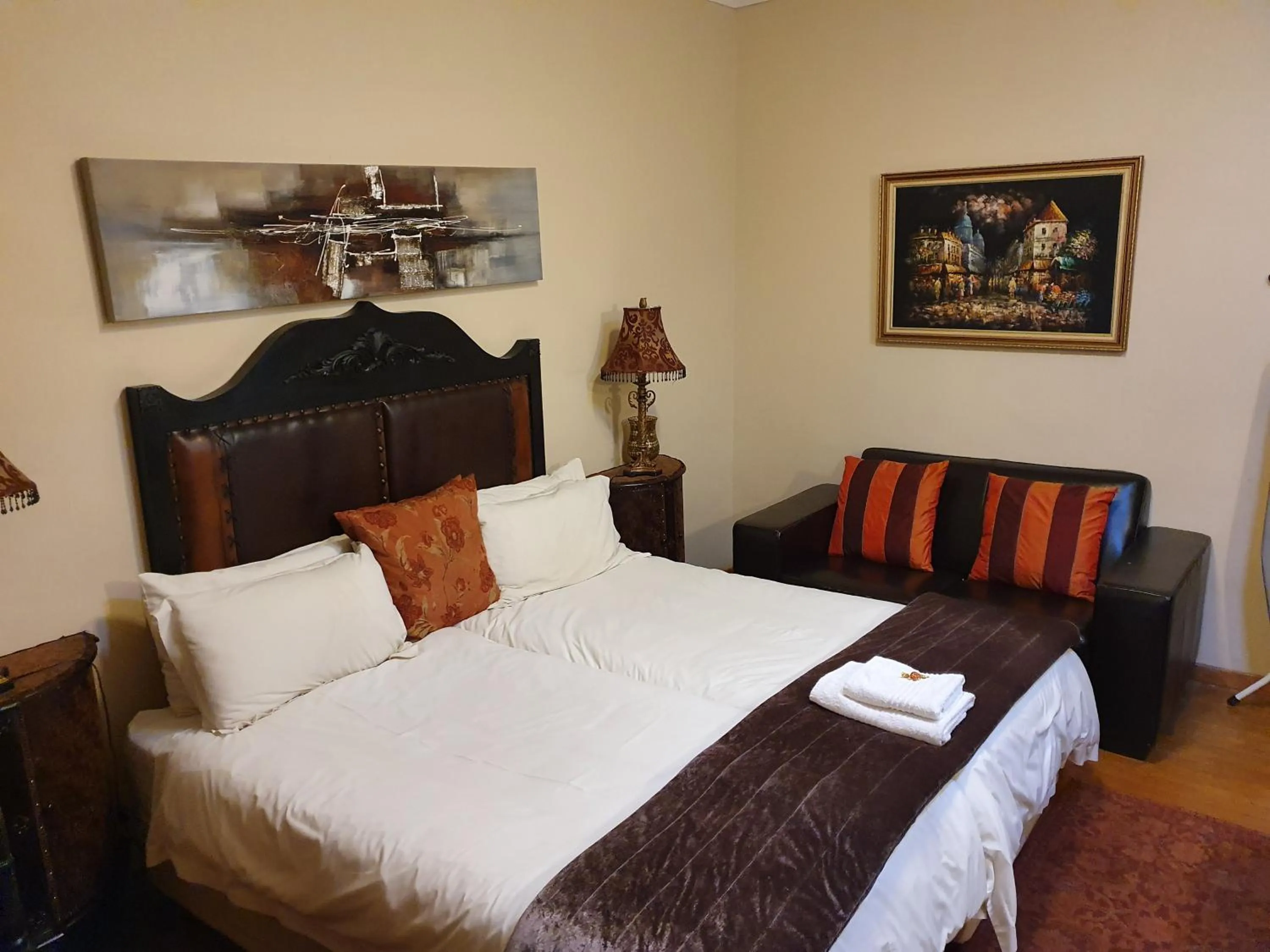 Photo of the whole room, Bed in 7th Street Guesthouse