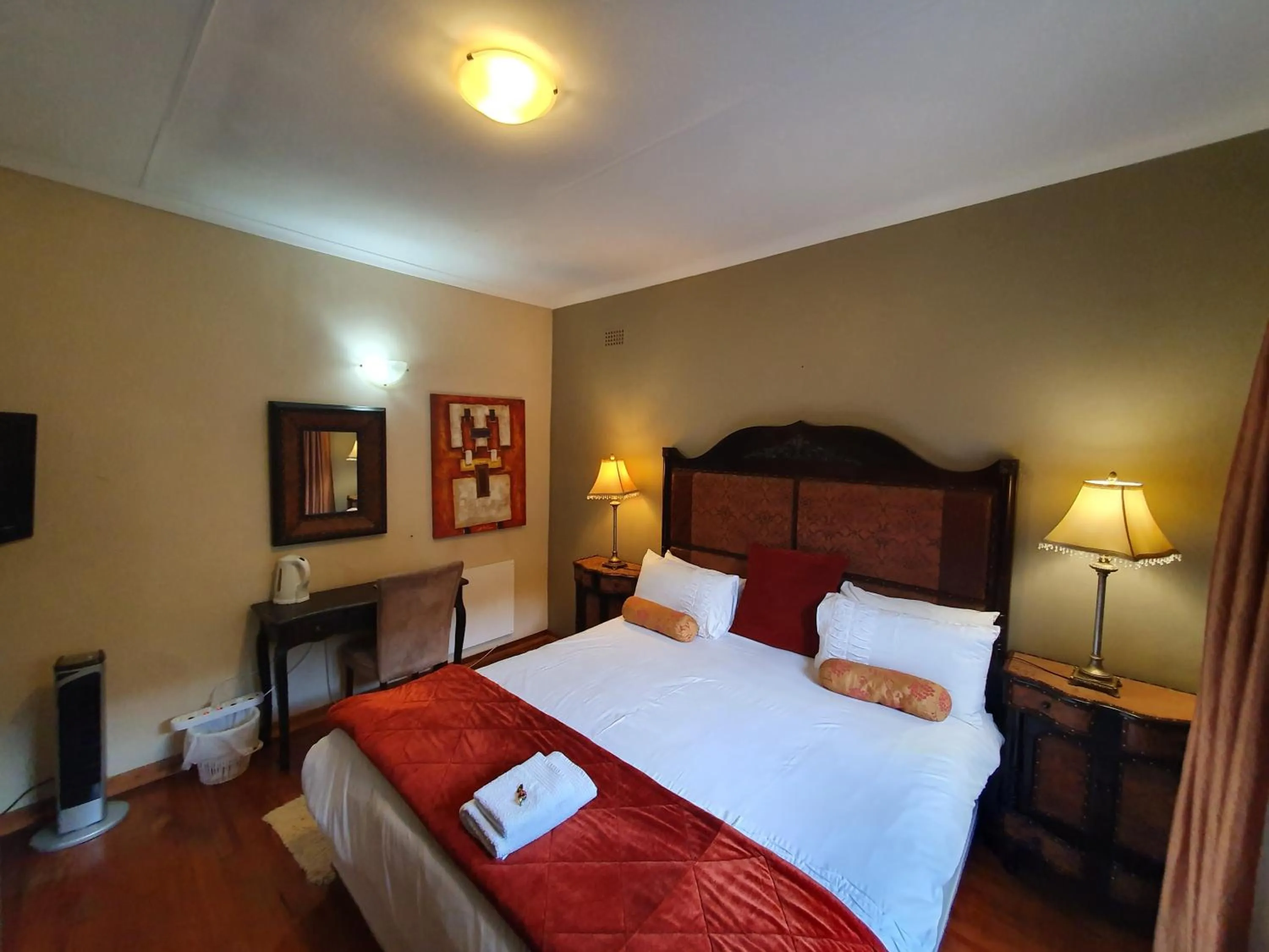 Bed in 7th Street Guesthouse