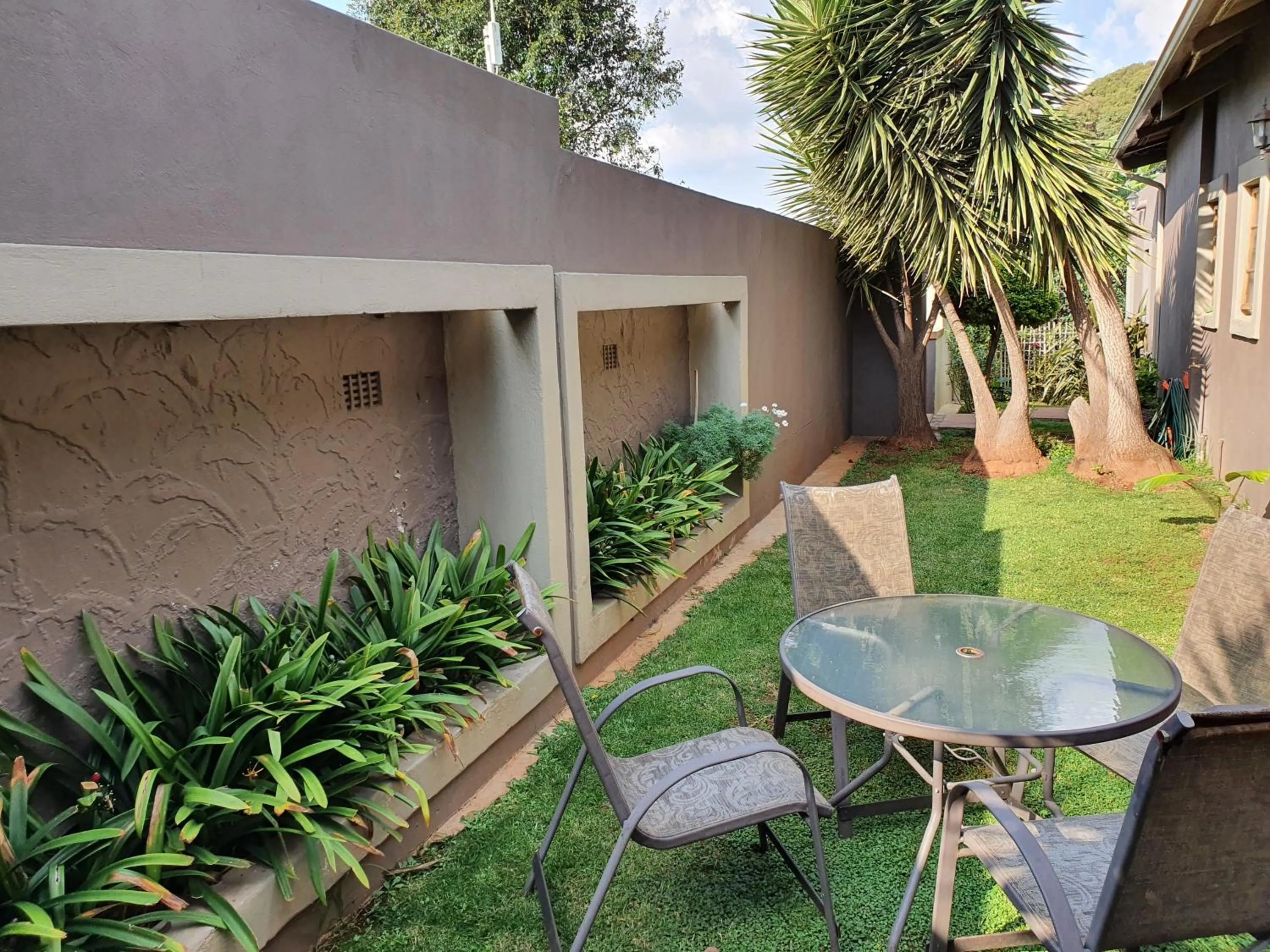 Patio in 7th Street Guesthouse