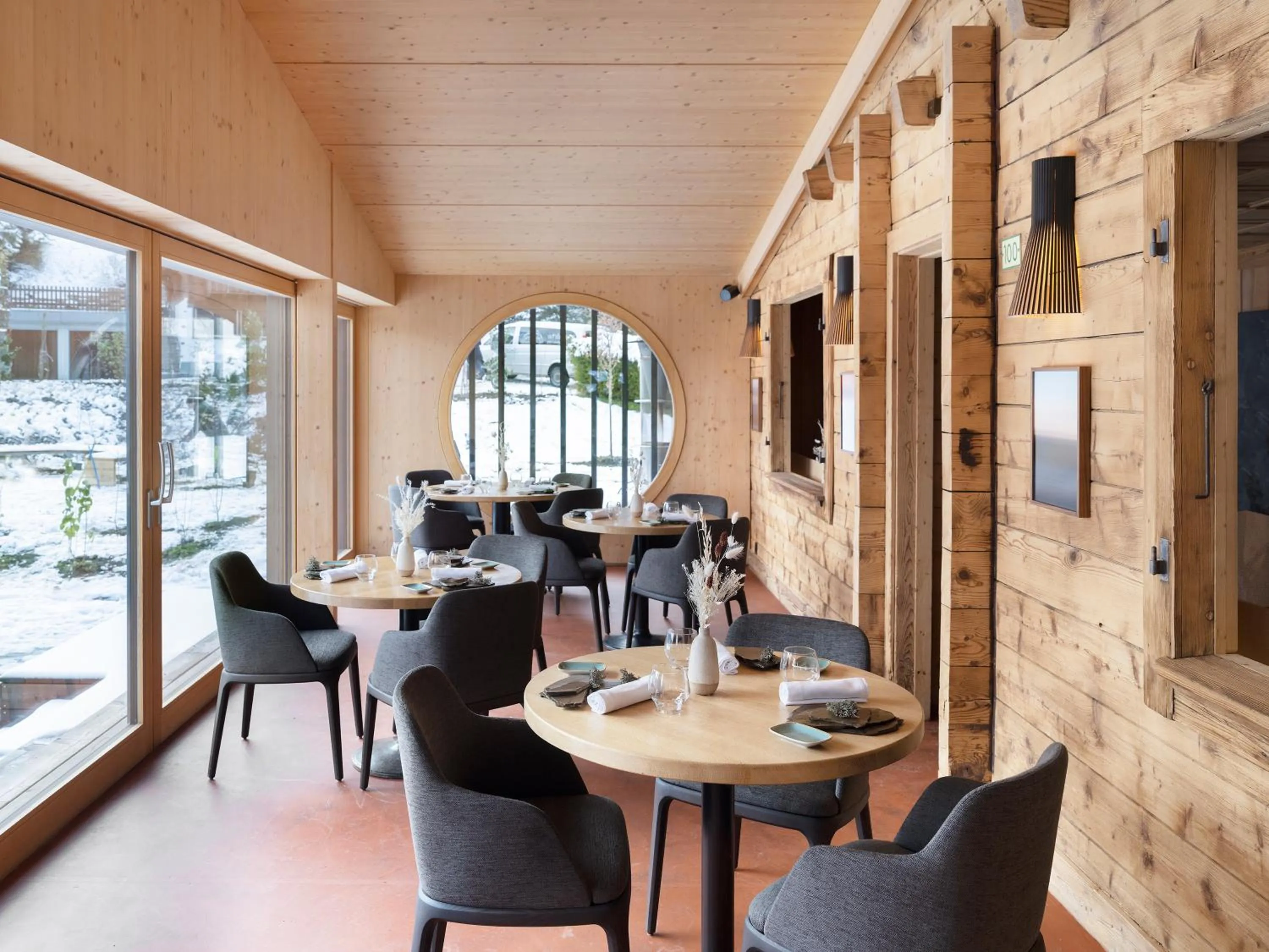 Restaurant/places to eat in Whitepod Original