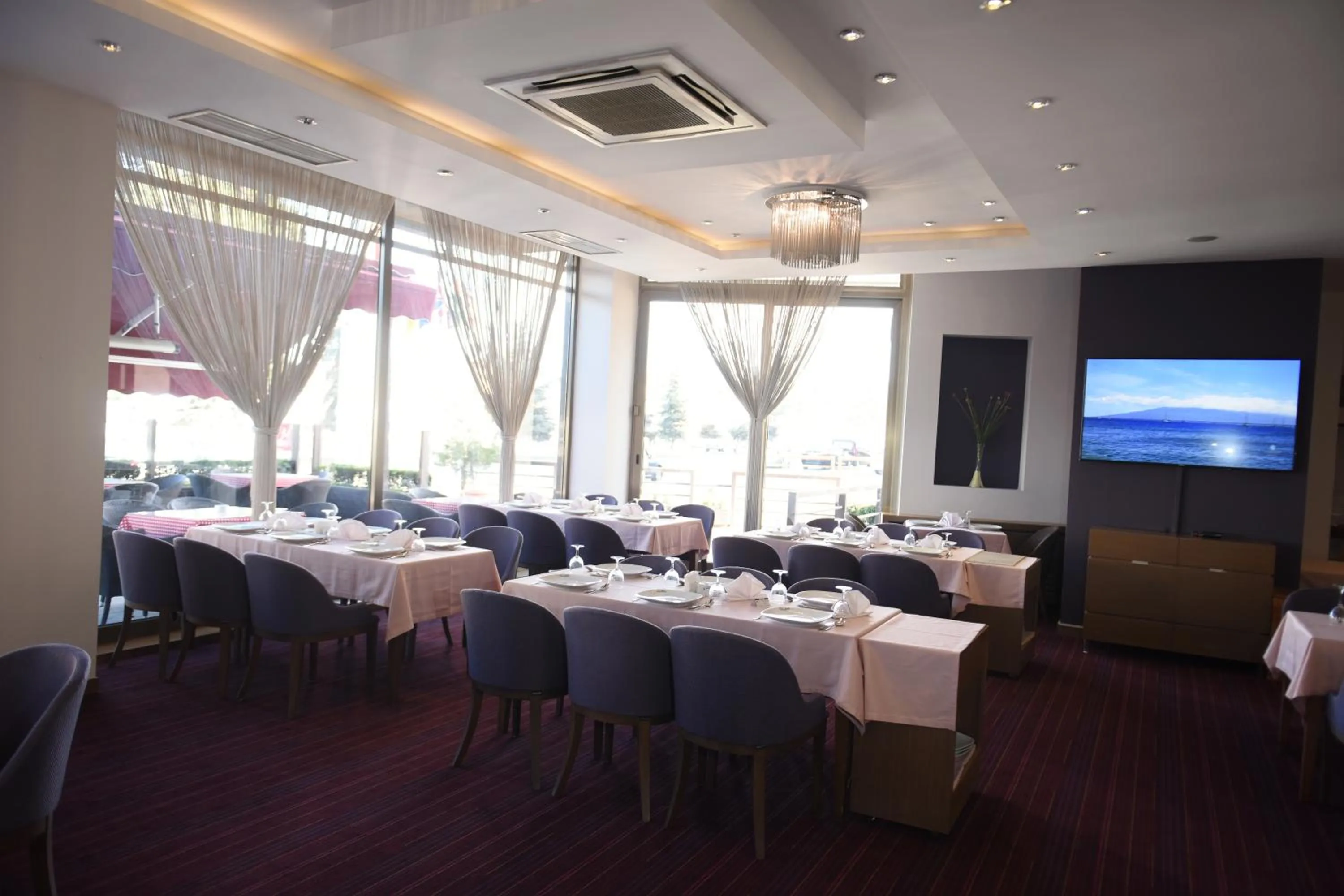 Restaurant/places to eat in Baliktasi City Hotel & Spa