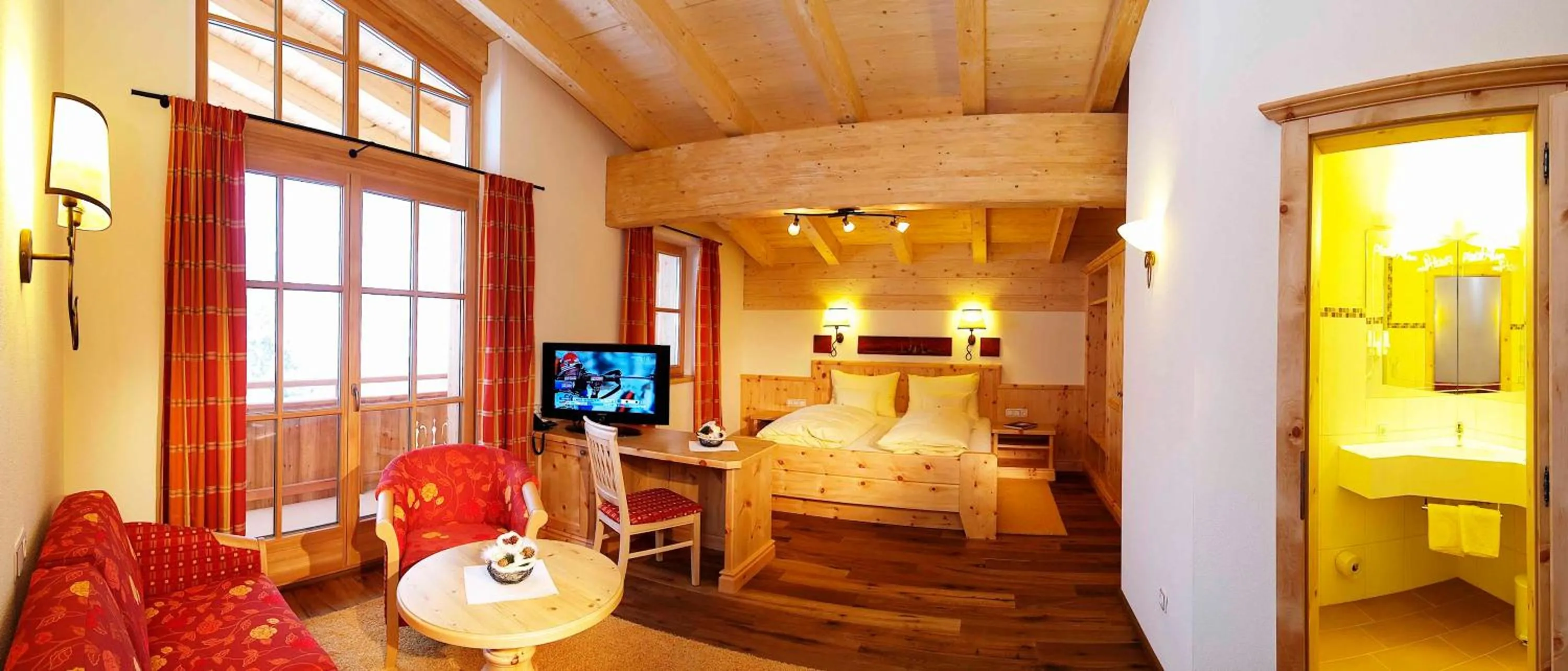 Photo of the whole room, Bed in Berggasthof Platzlalm