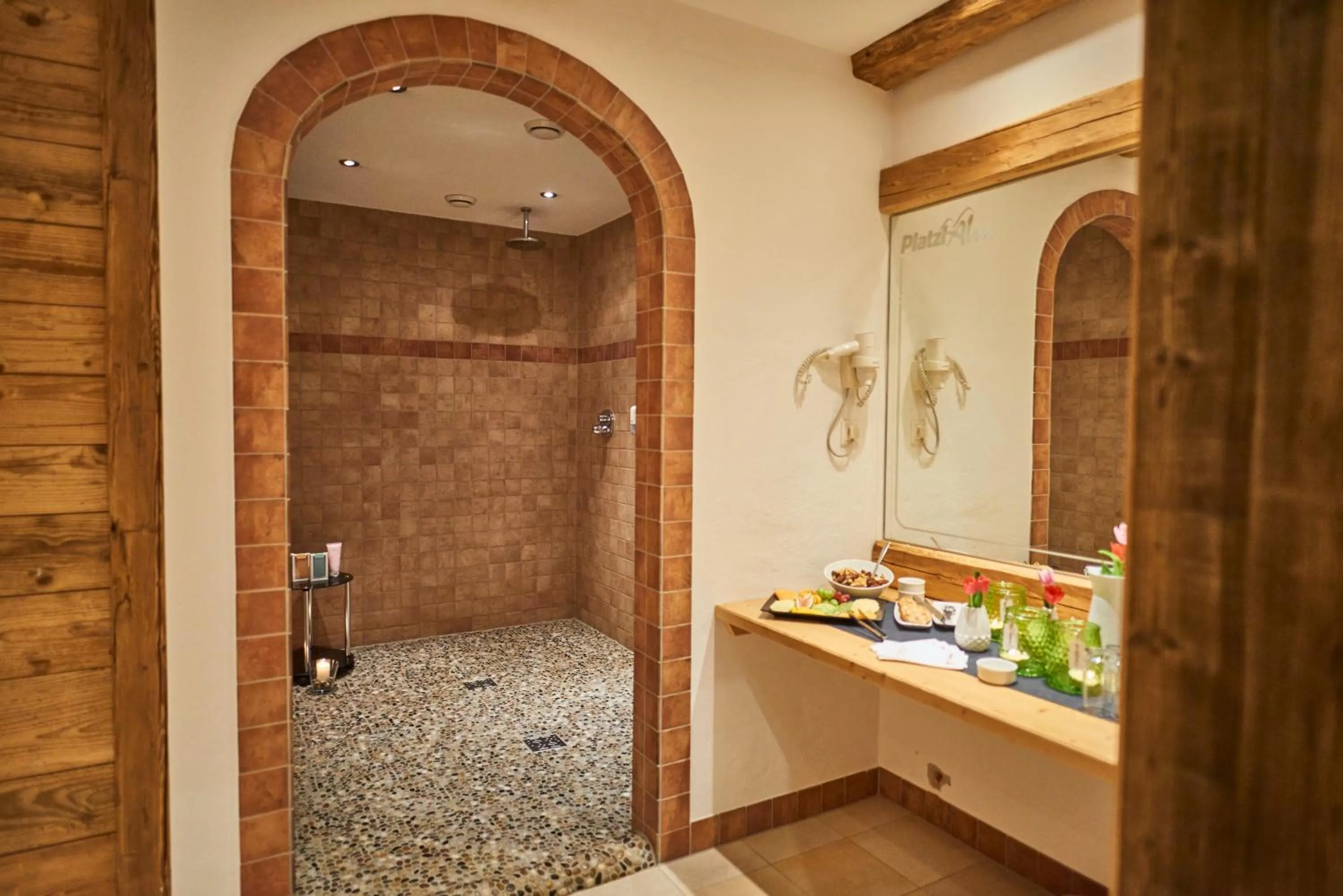 Spa and wellness centre/facilities in Berggasthof Platzlalm