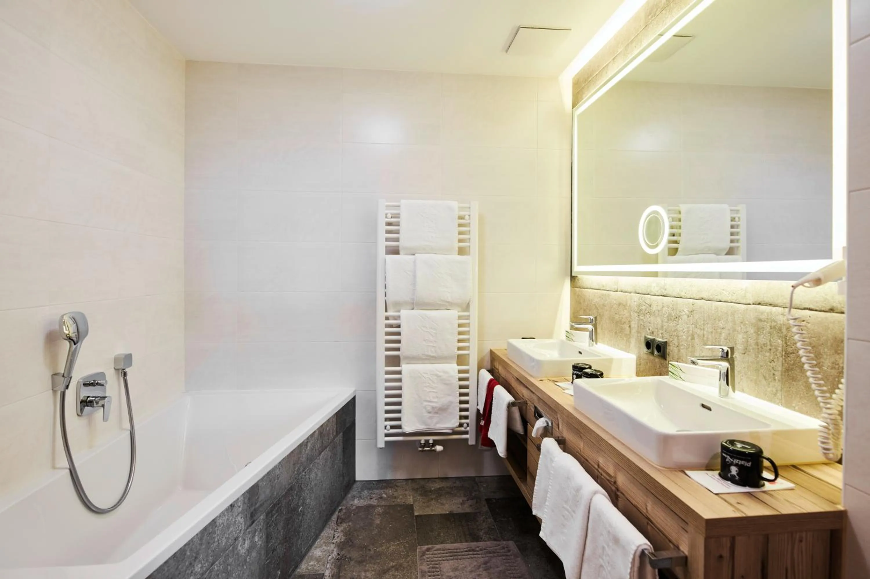 Bathroom in Berggasthof Platzlalm