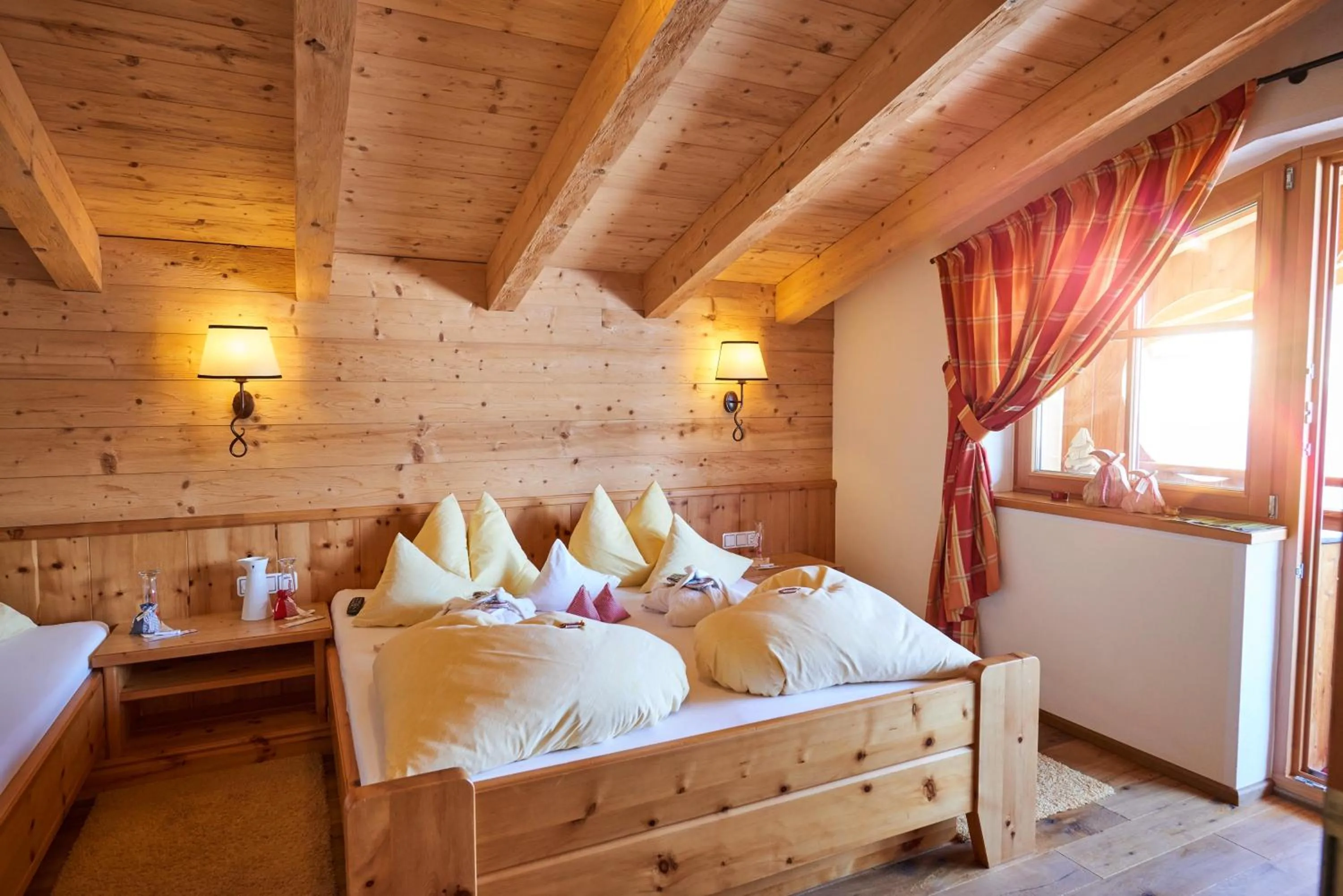 Photo of the whole room, Bed in Berggasthof Platzlalm
