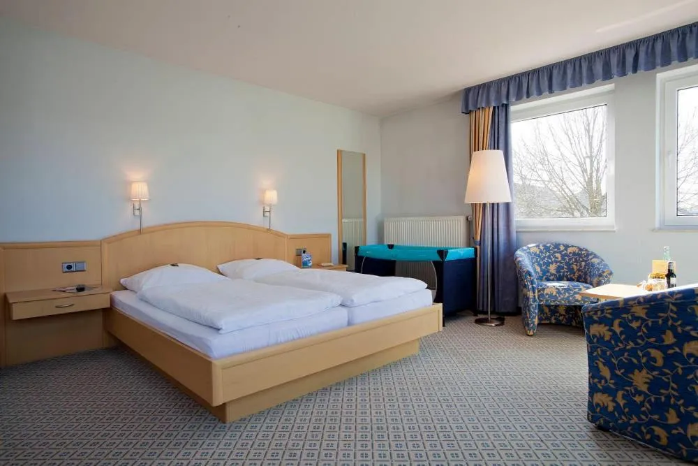 Day, Bed in Hotel am Markt Garni - Aegidienberg