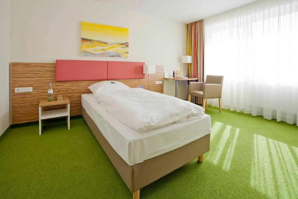 Day, Bed in Hotel am Markt Garni - Aegidienberg