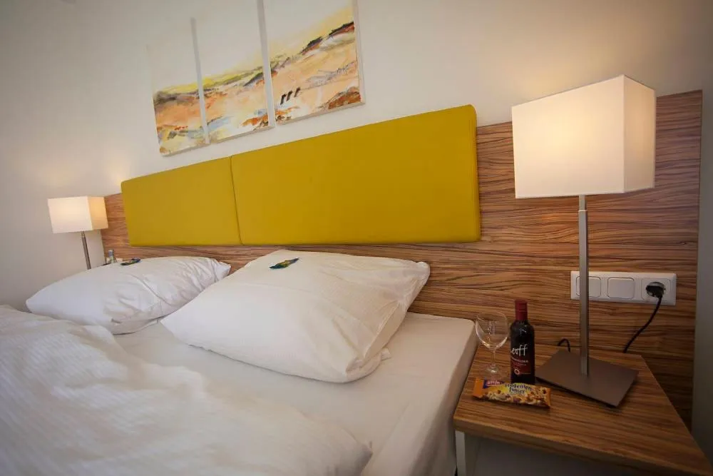 Decorative detail, Bed in Hotel am Markt Garni - Aegidienberg