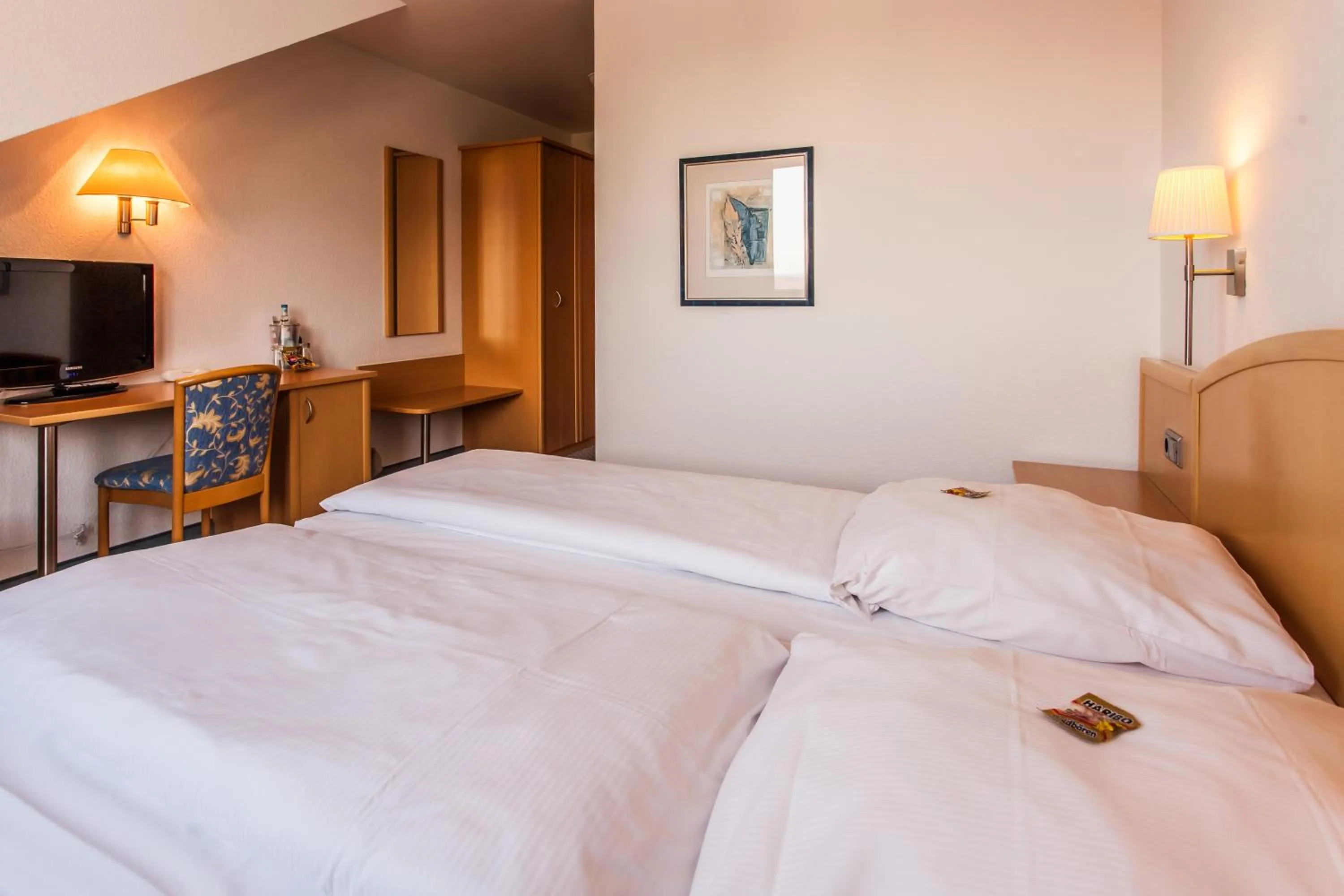 Bedroom, Bed in Hotel am Markt Garni - Aegidienberg