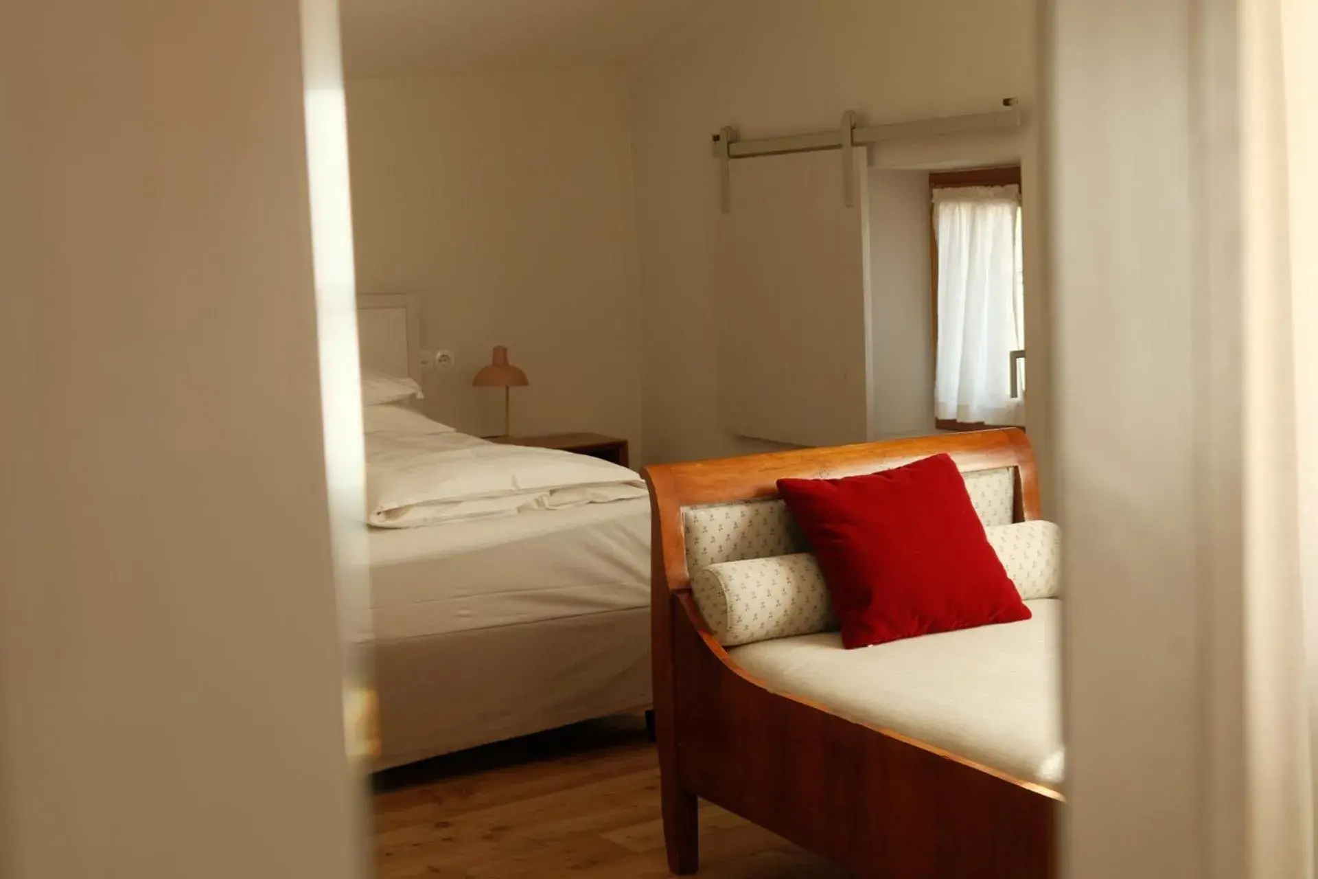 Large Double Room in 1477 Reichhalter Large Double Room in 1477 Reichhalter