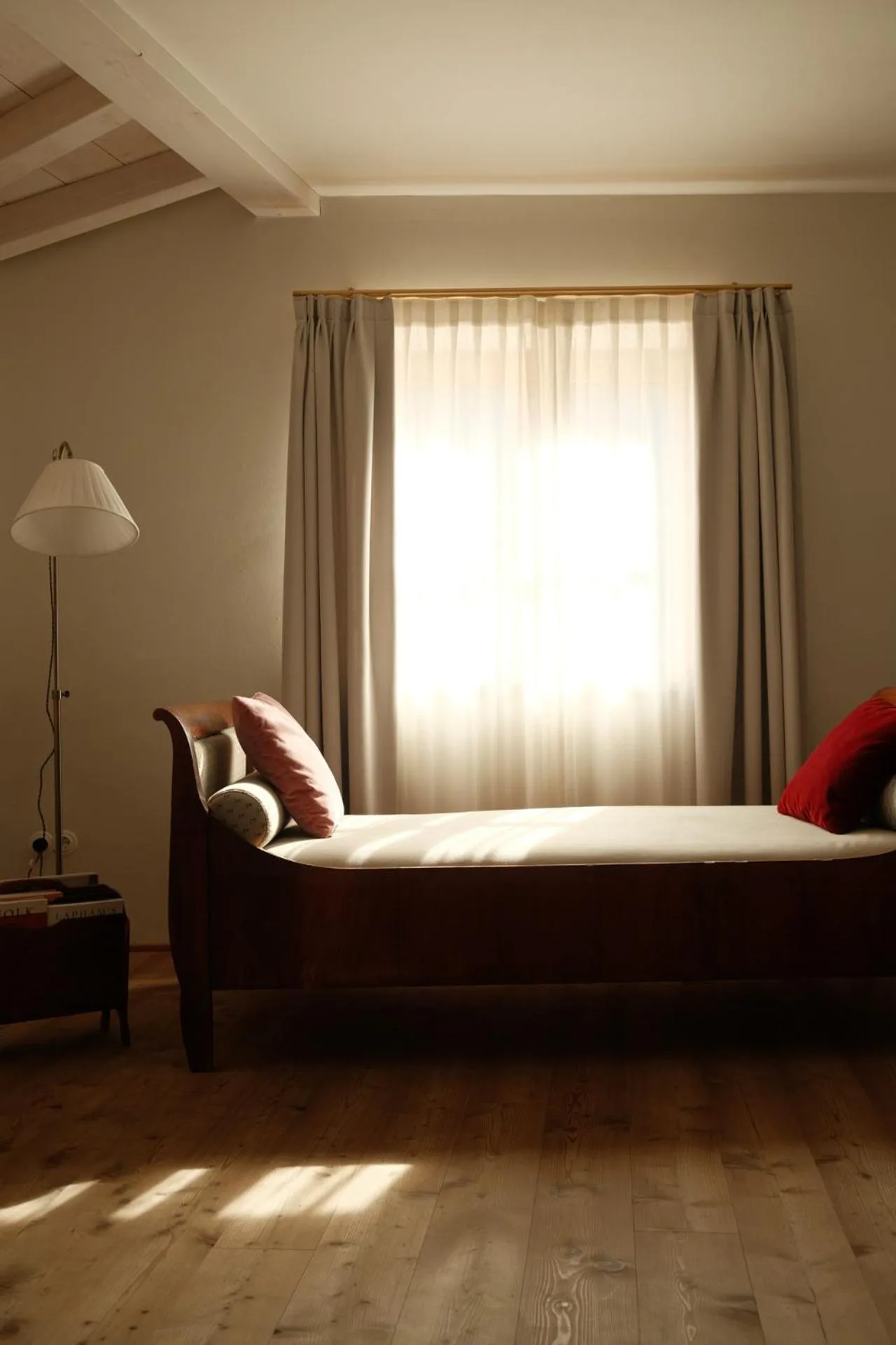 furniture, Bed in 1477 Reichhalter, a Member of Design Hotels