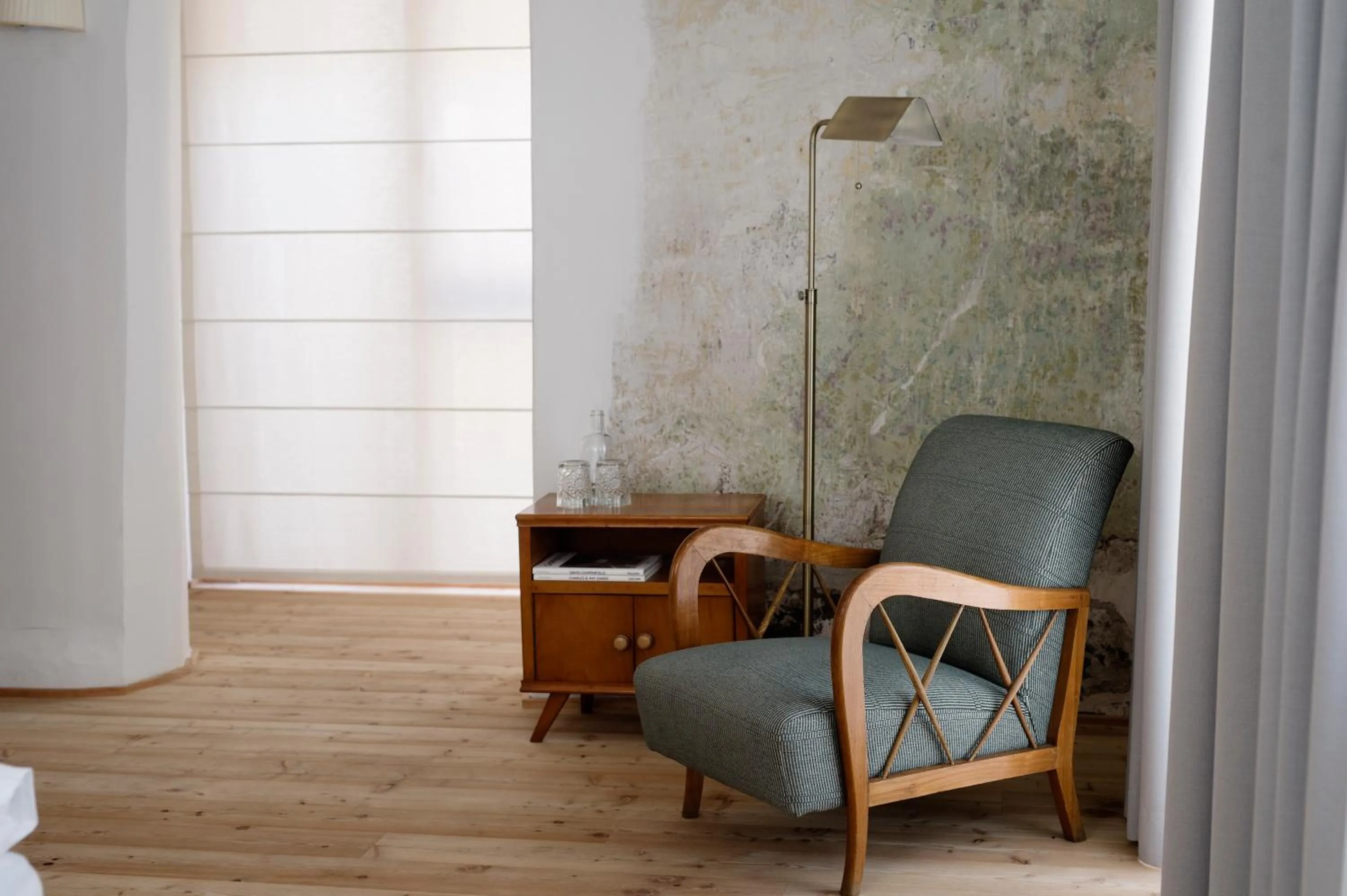 Photo of the whole room in 1477 Reichhalter, a Member of Design Hotels