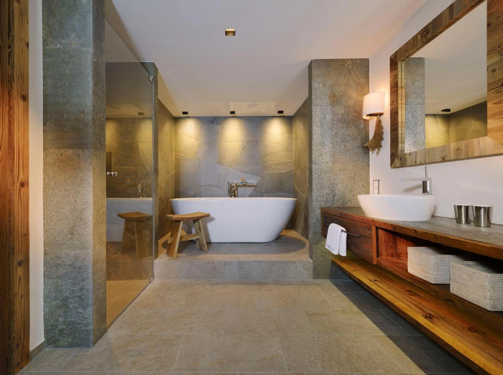 Shower in Hotel Arlberg Lech