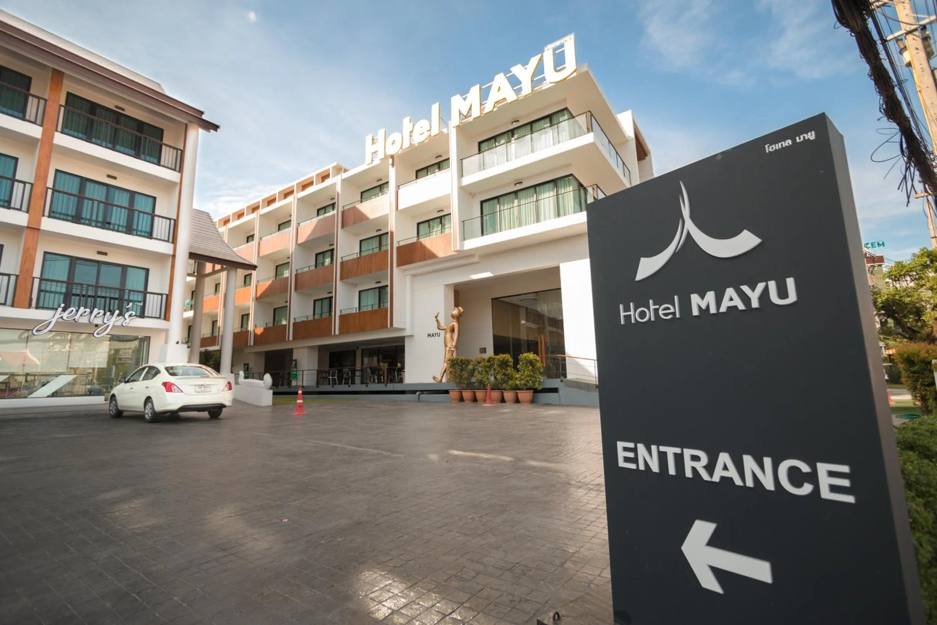 Property building in Hotel MAYU Chiang Mai