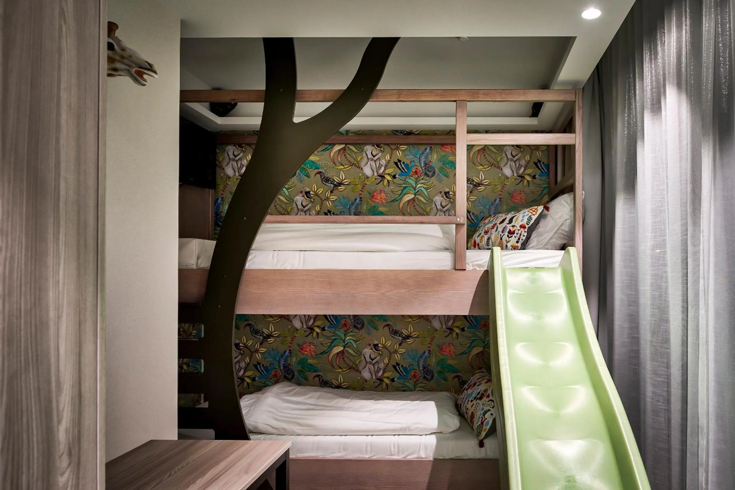 bunk bed, Bed in Van der Valk Hotel Tilburg