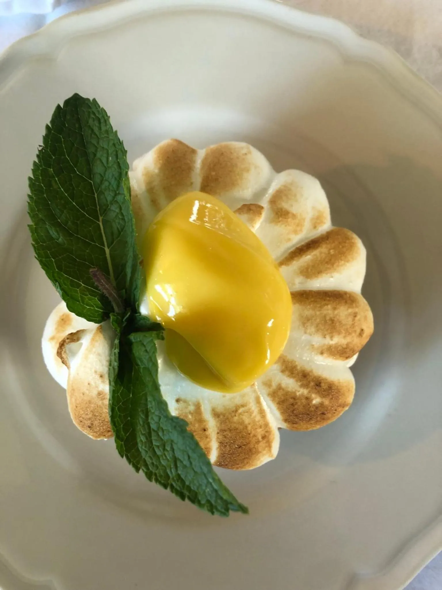 Restaurant/places to eat in Hôtel particulier des Jasmins