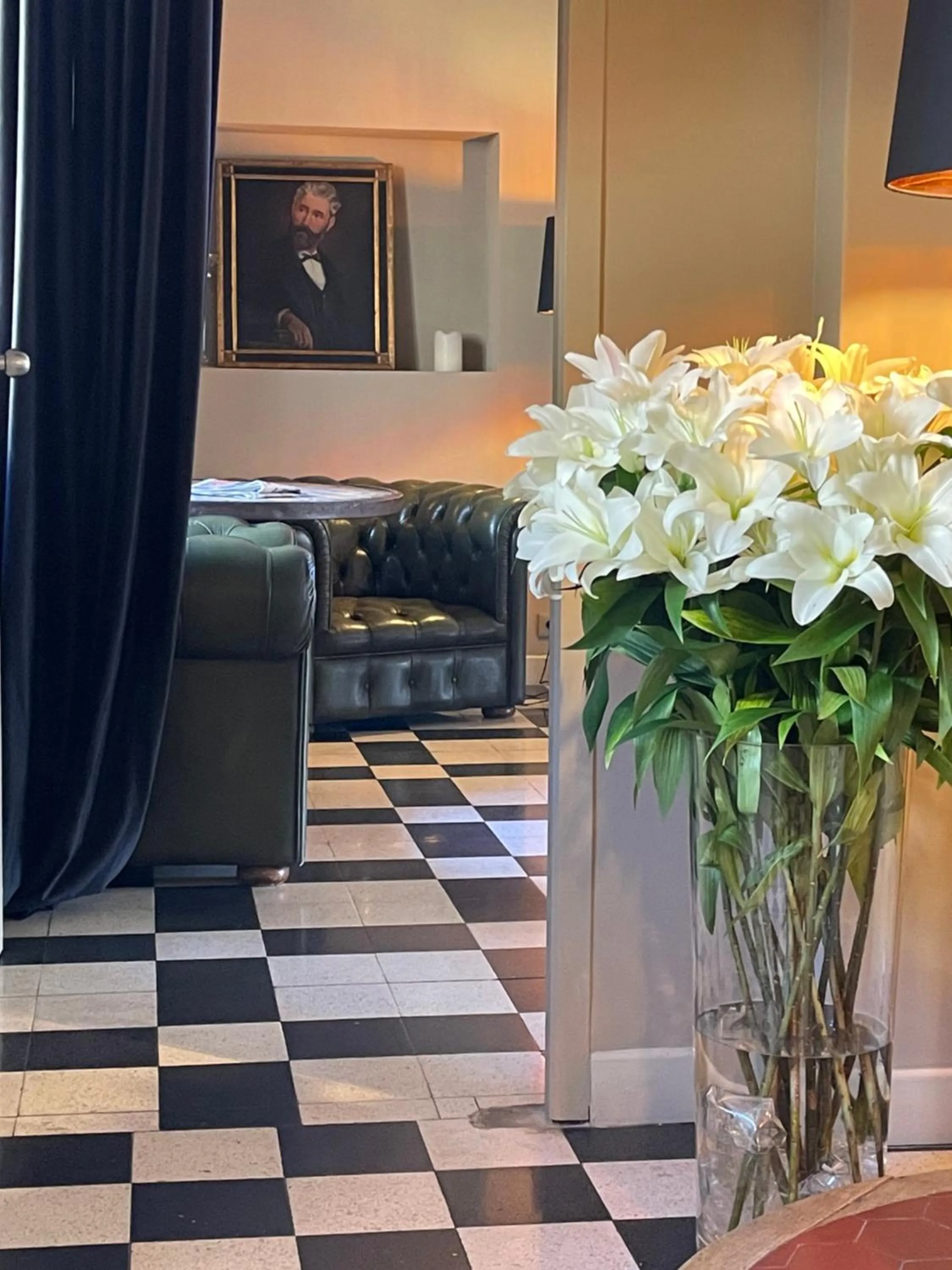 Restaurant/places to eat in Hôtel particulier des Jasmins