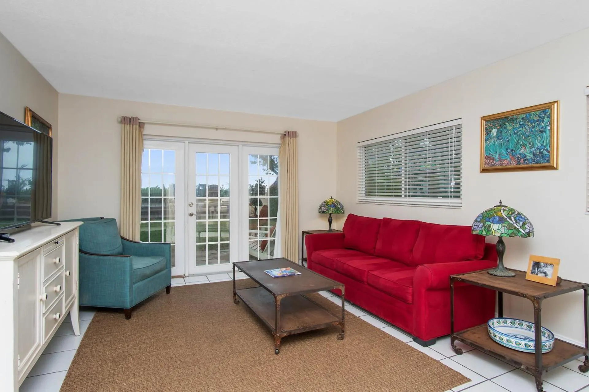 Living room in Beach Place Guesthouses
