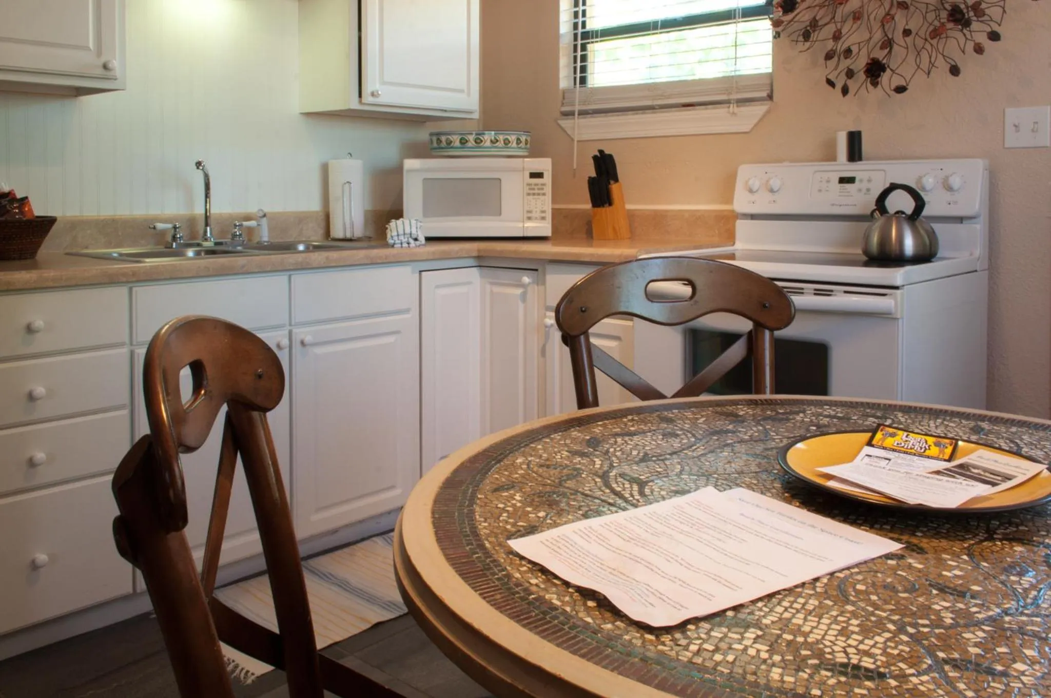 Kitchen or kitchenette in Beach Place Guesthouses