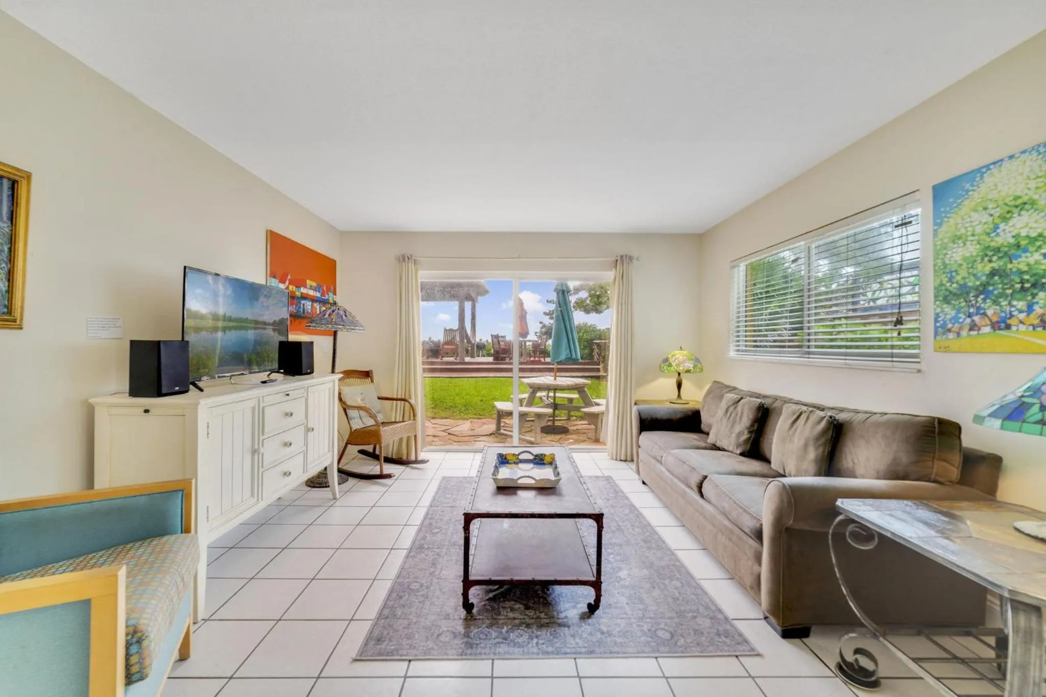 Living room in Beach Place Guesthouses