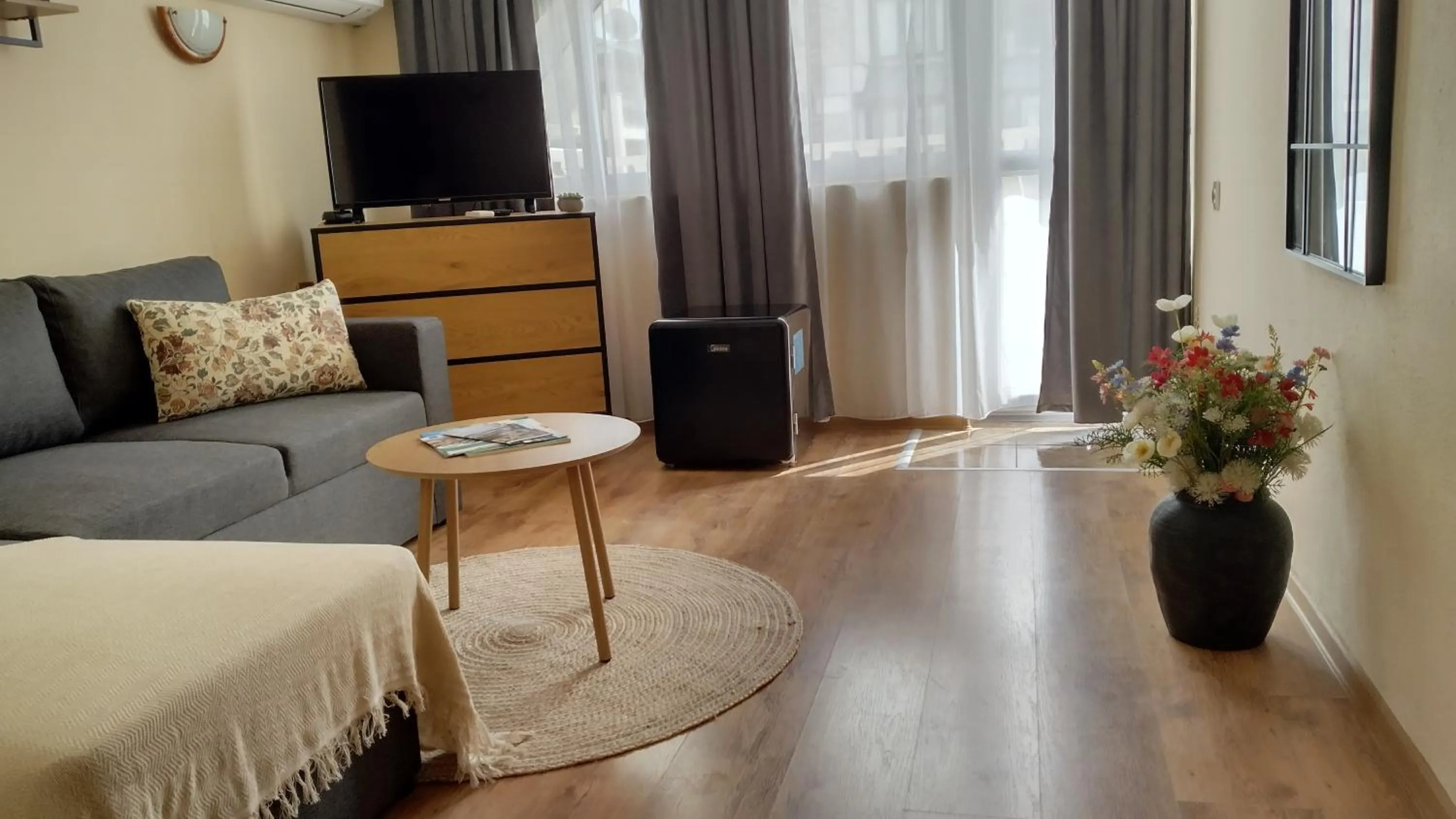 TV and multimedia in Victoria Family Hotel