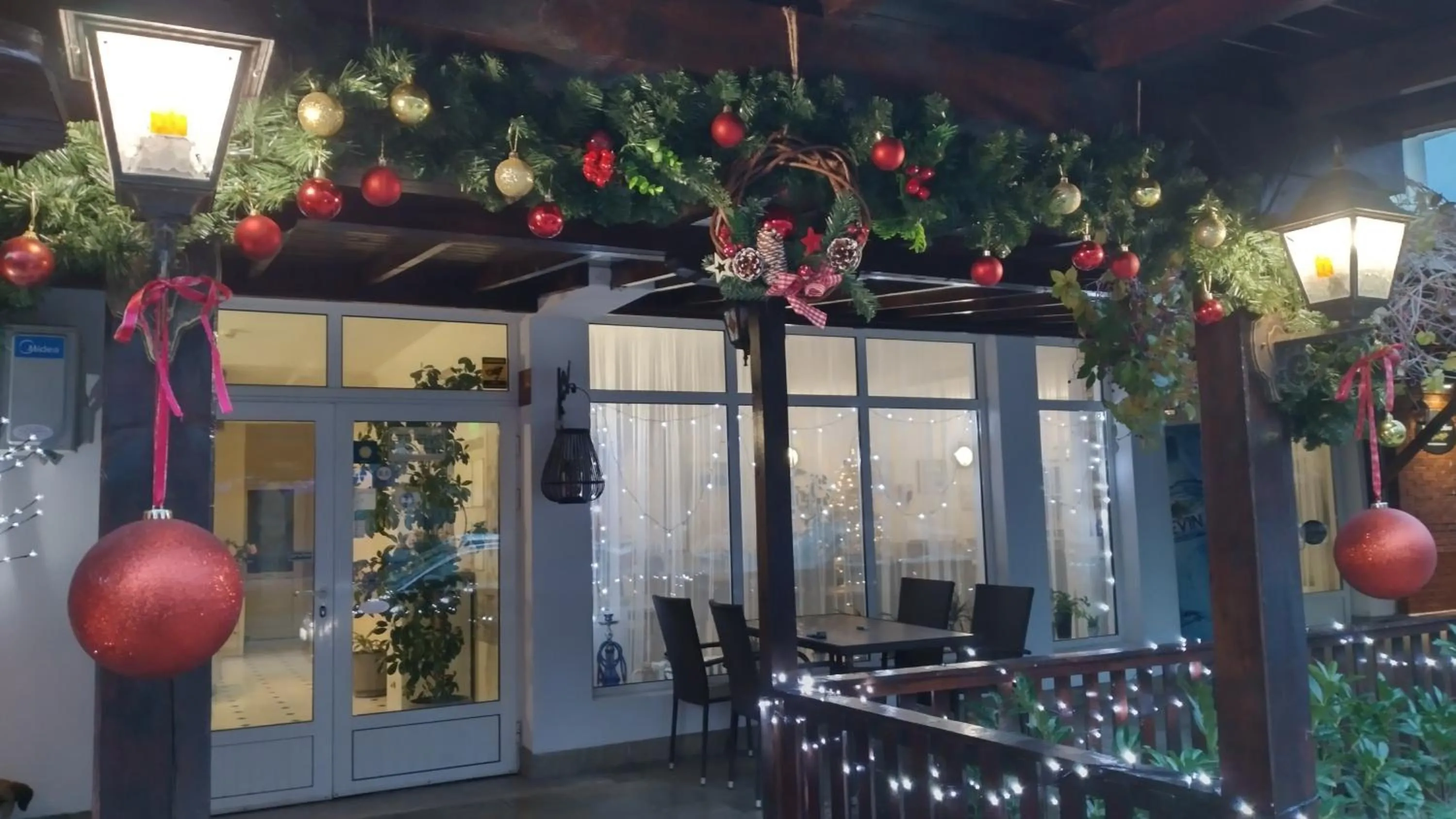 Facade/entrance in Victoria Family Hotel