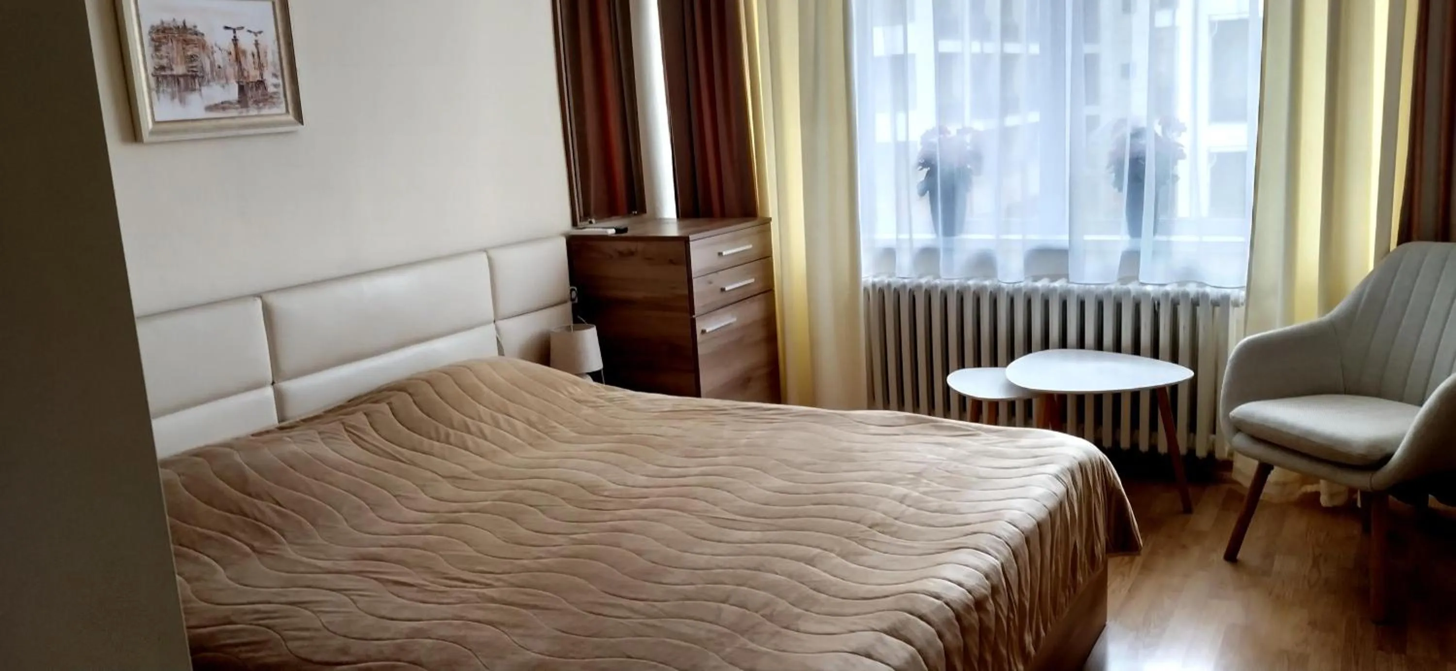 Bedroom, Bed in Victoria Family Hotel