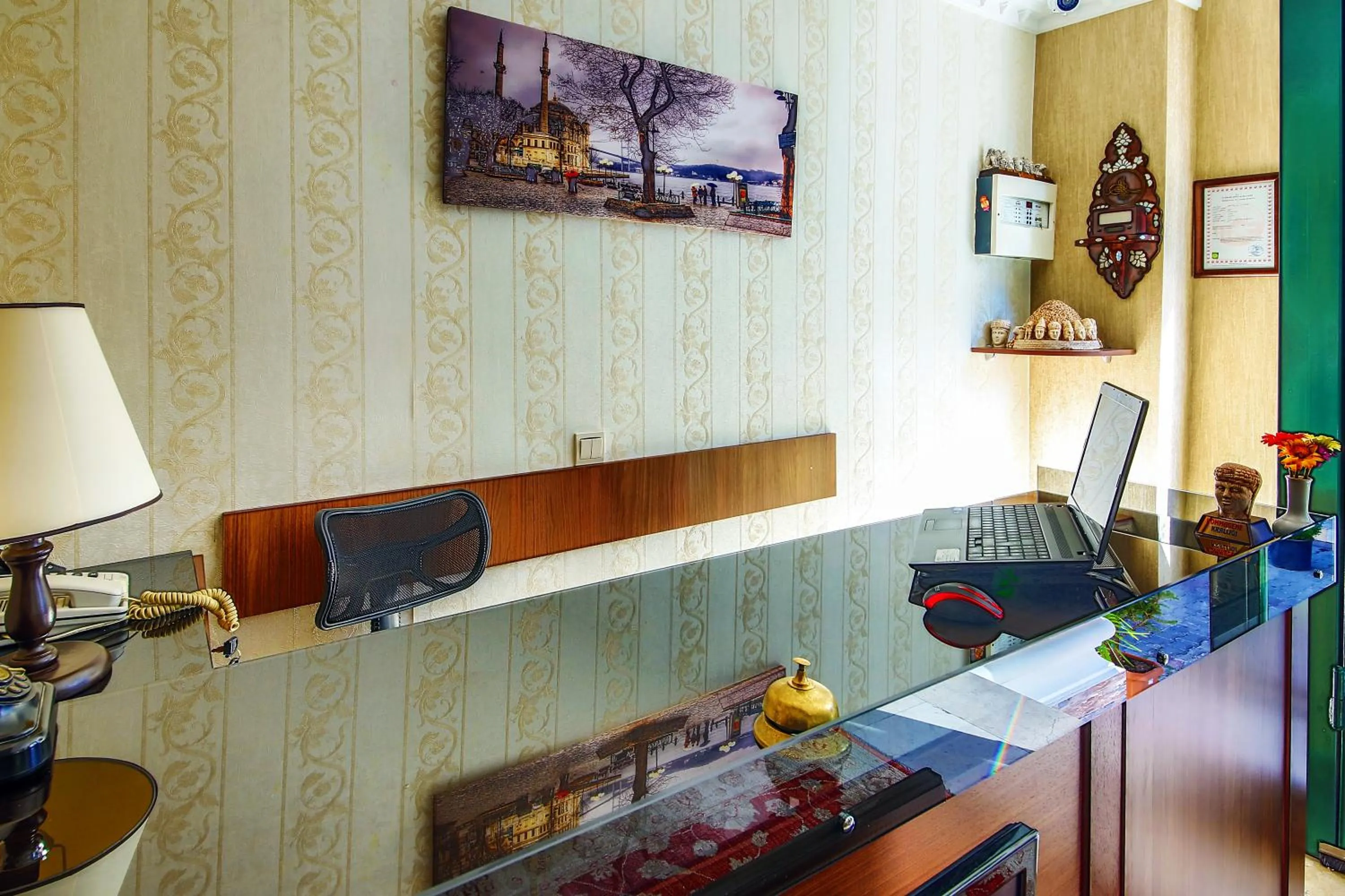 Communal lounge/ TV room in Maritime Hotel Istanbul