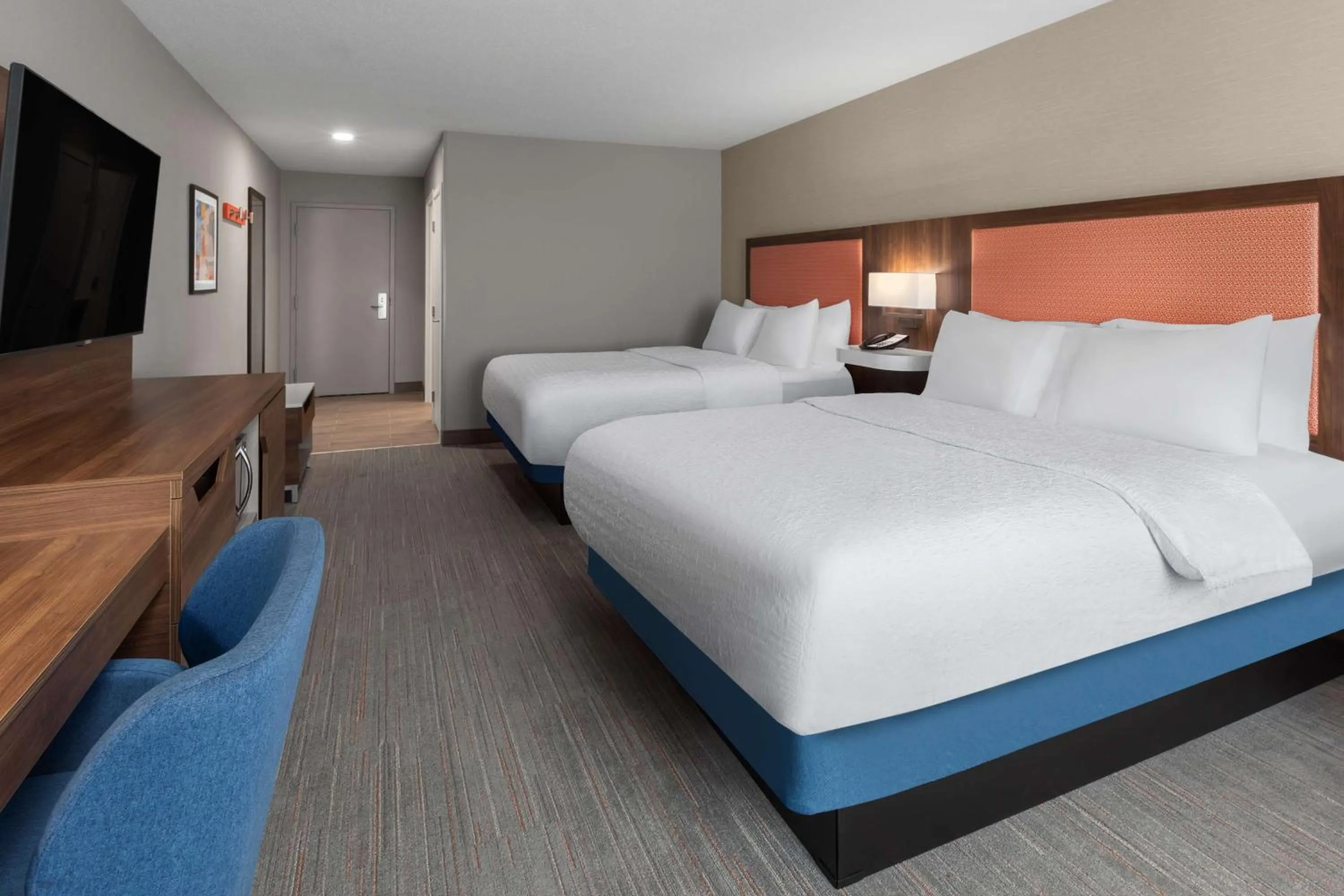 Bed in Hampton Inn & Suites Saginaw