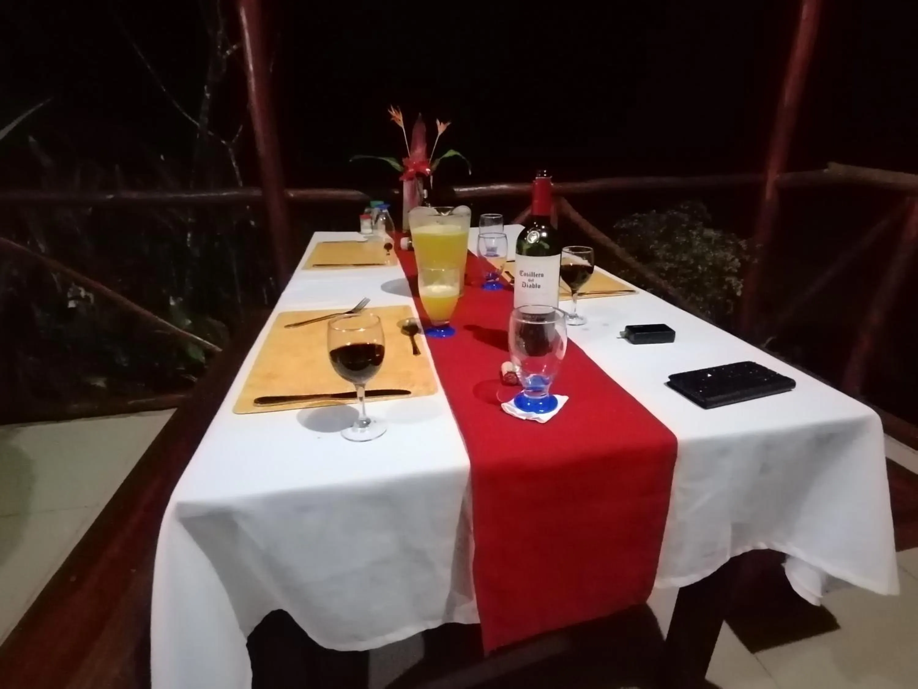 Dining area in The Sunset Tucano Lodge