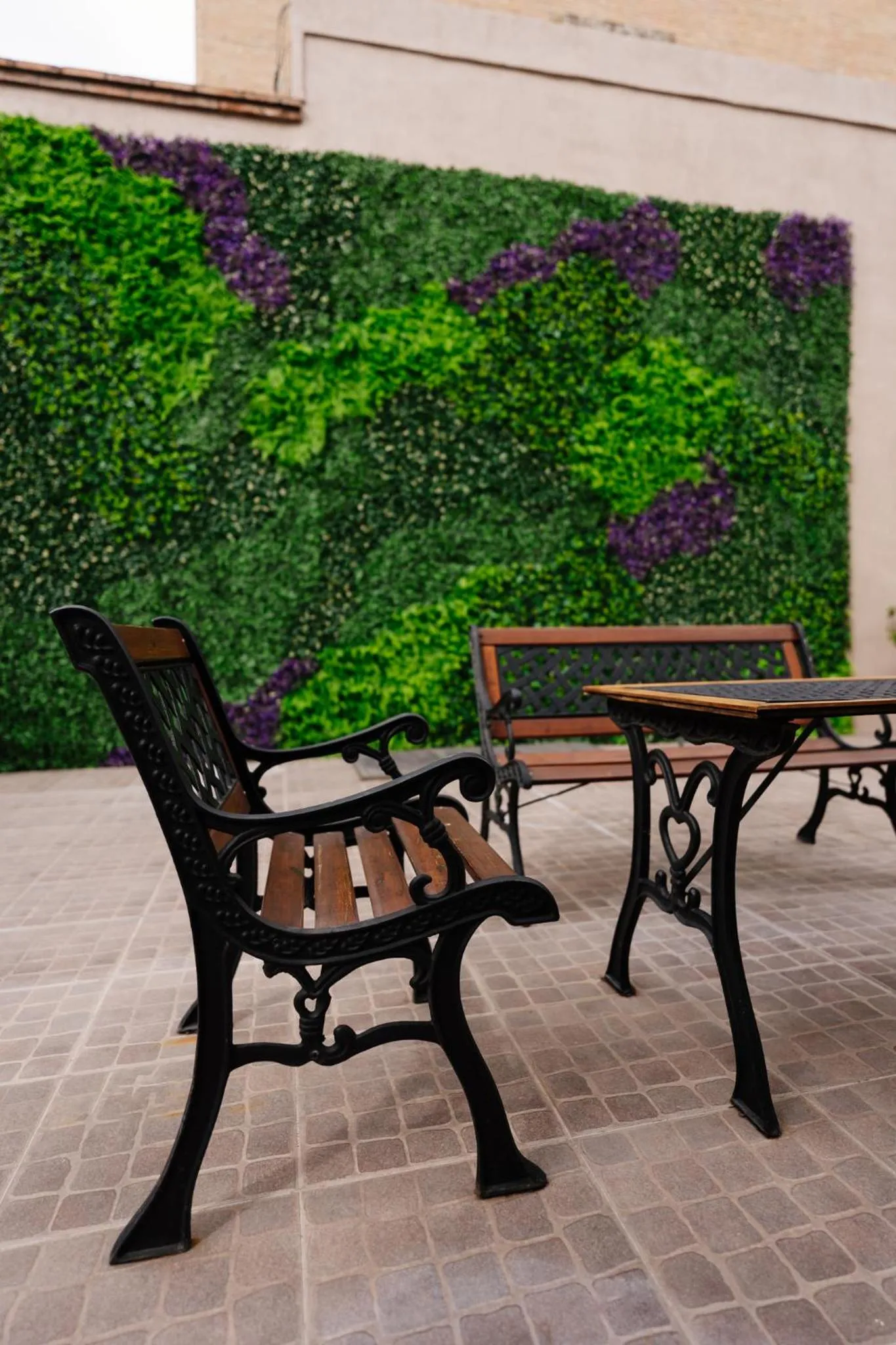 Patio in San Nicolas Plaza