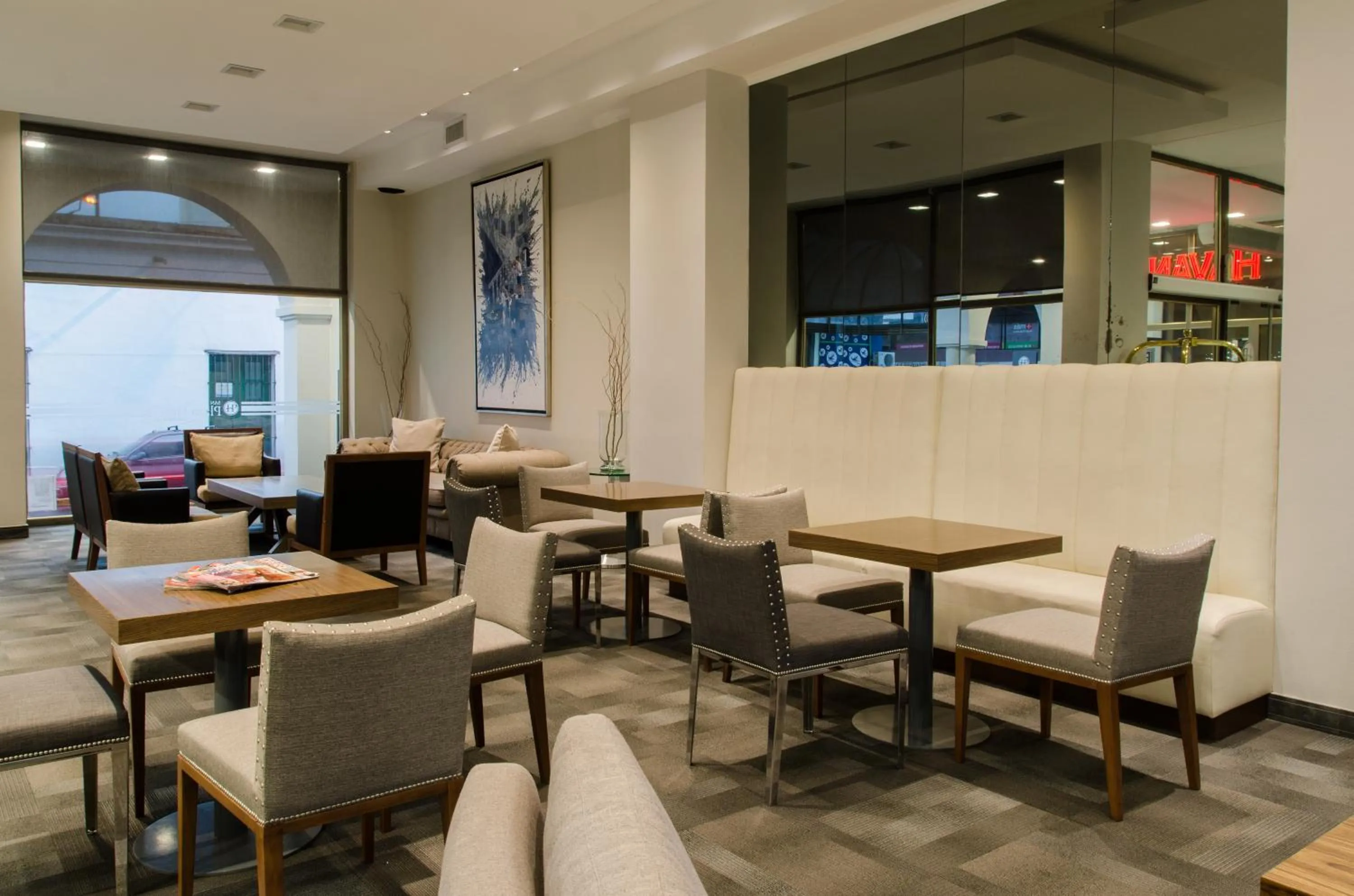 Living room in San Nicolas Plaza