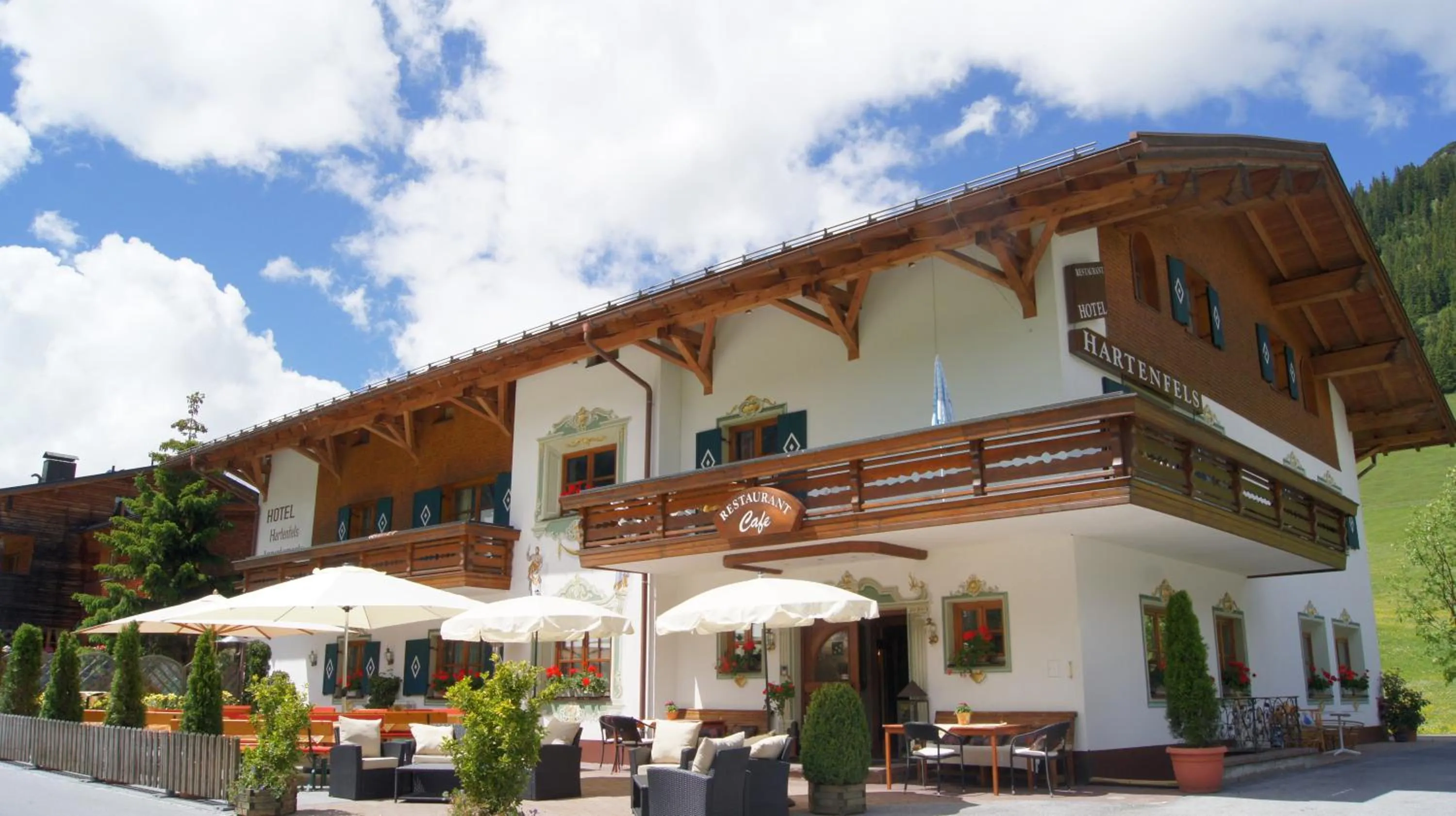 Facade/entrance in Hotel Hartenfels