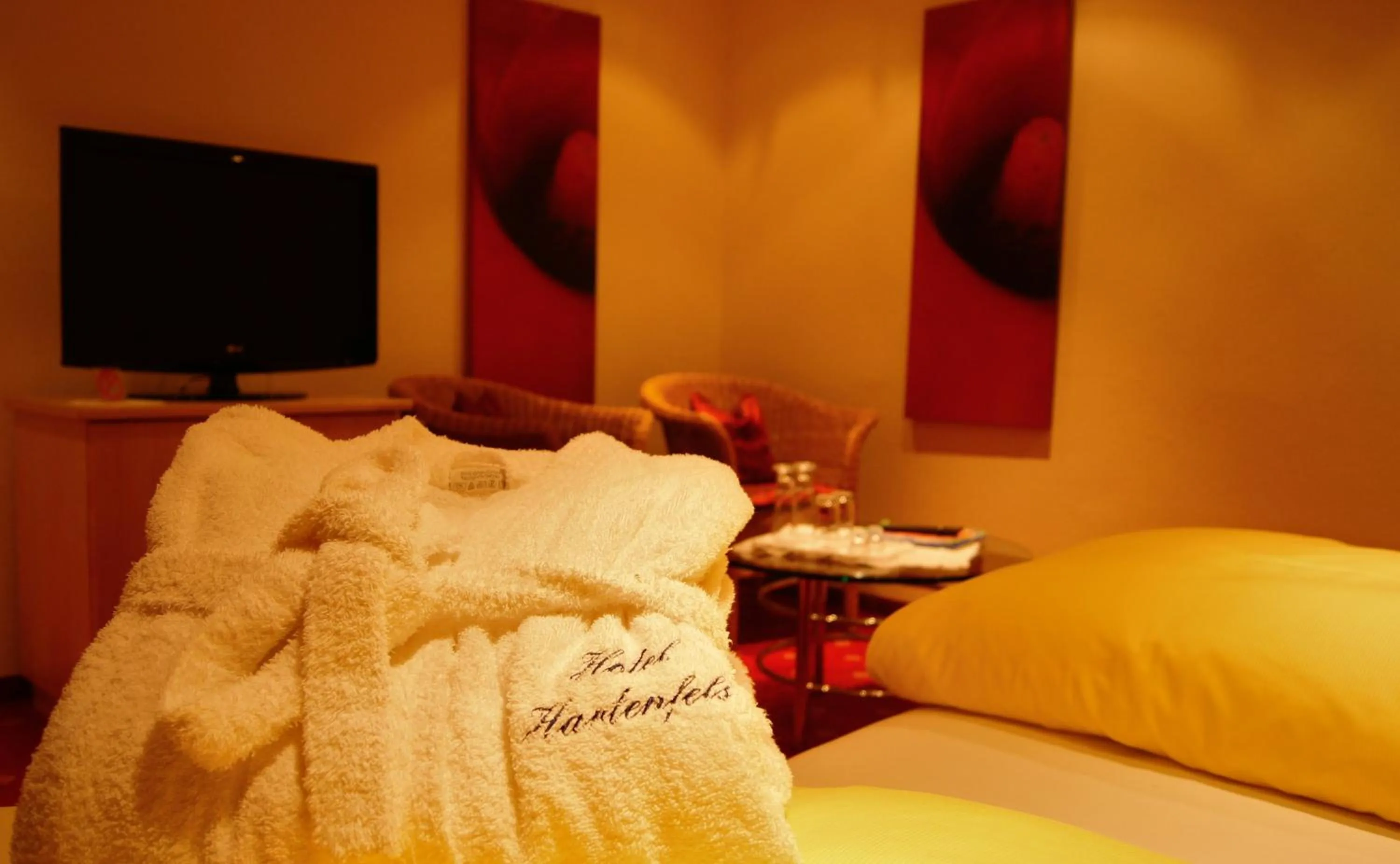 Decorative detail, Bed in Hotel Hartenfels