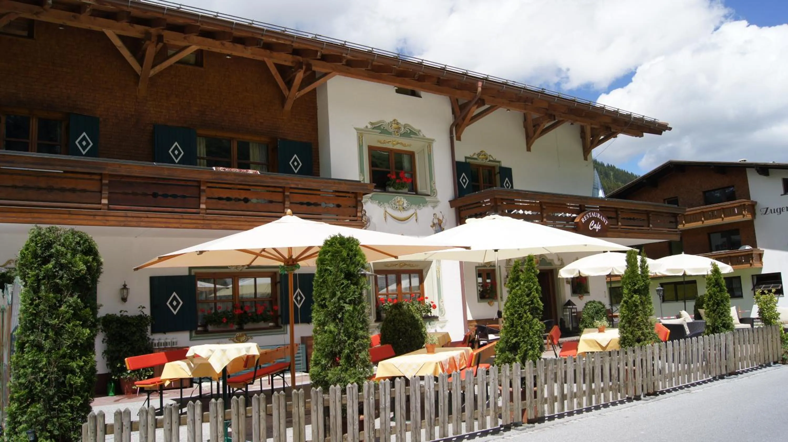 Property building in Hotel Hartenfels