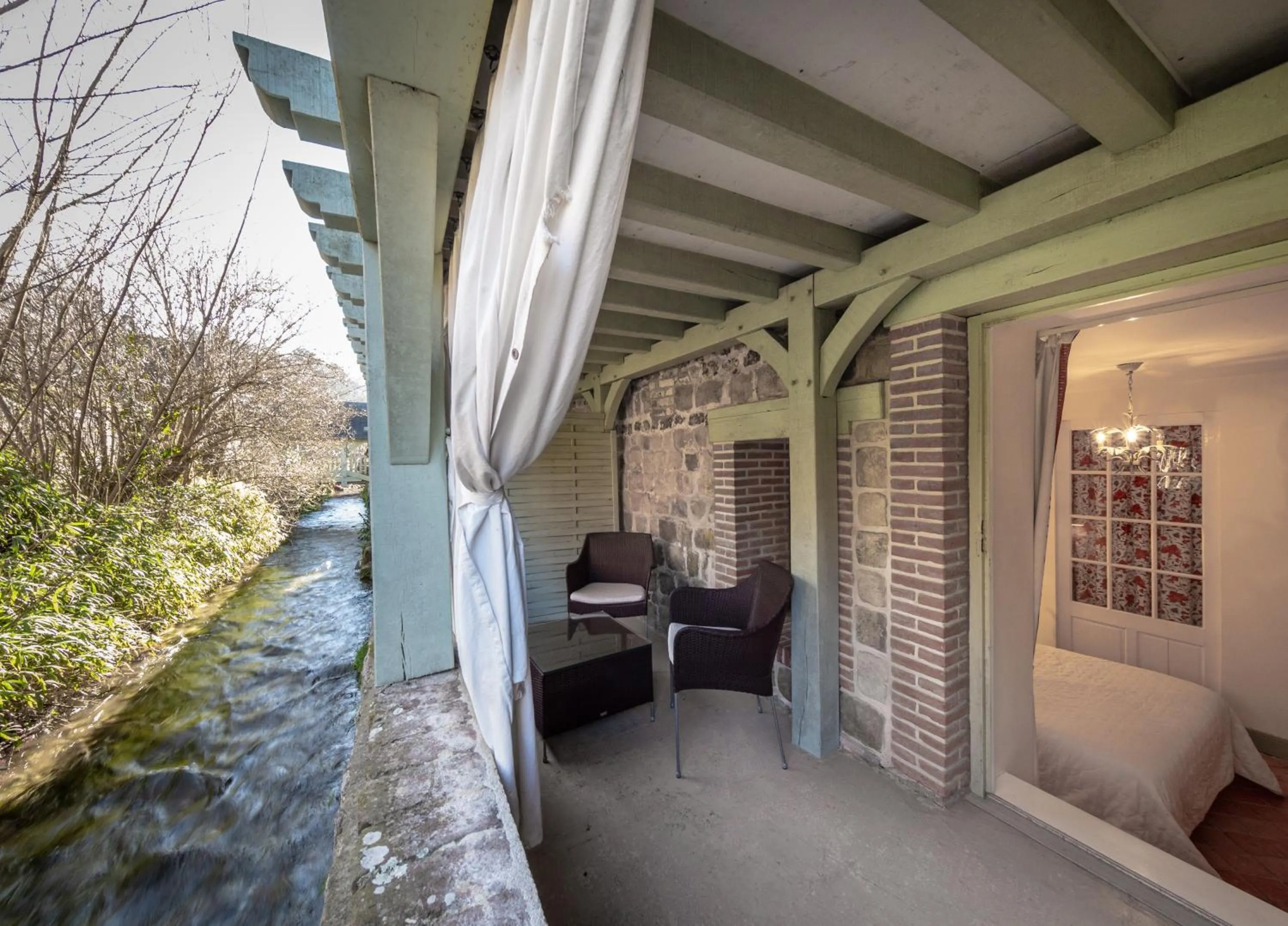 Patio in Relais Hôtelier Douce France