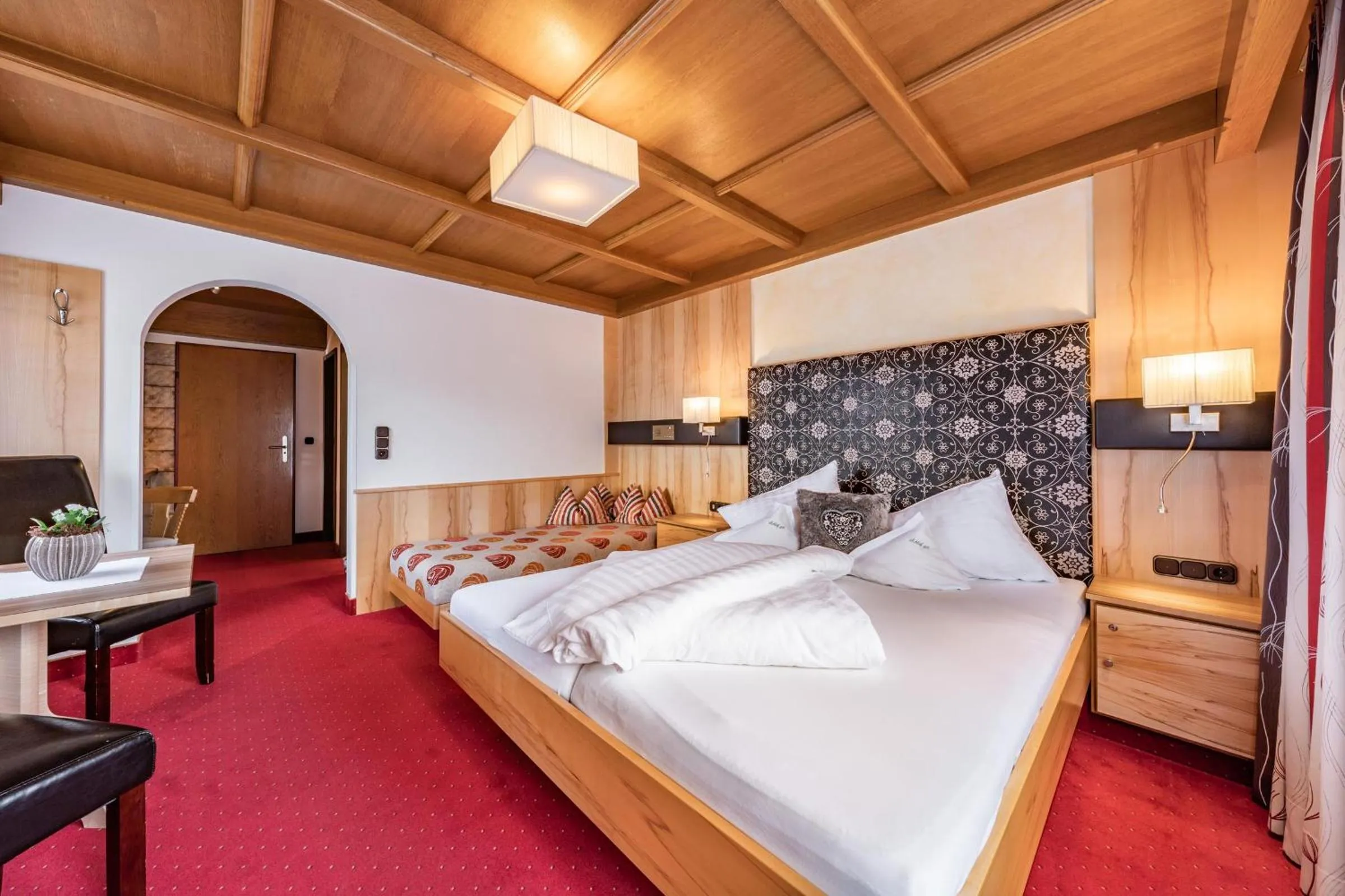 Bedroom, Bed in Hotel Pramstraller