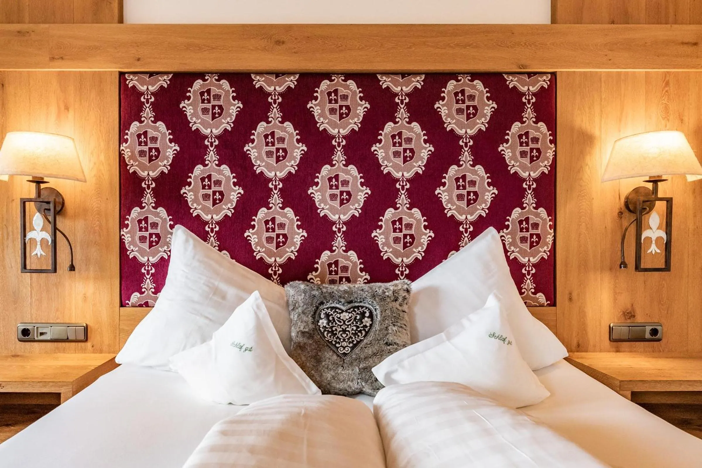 Bed in Hotel Pramstraller