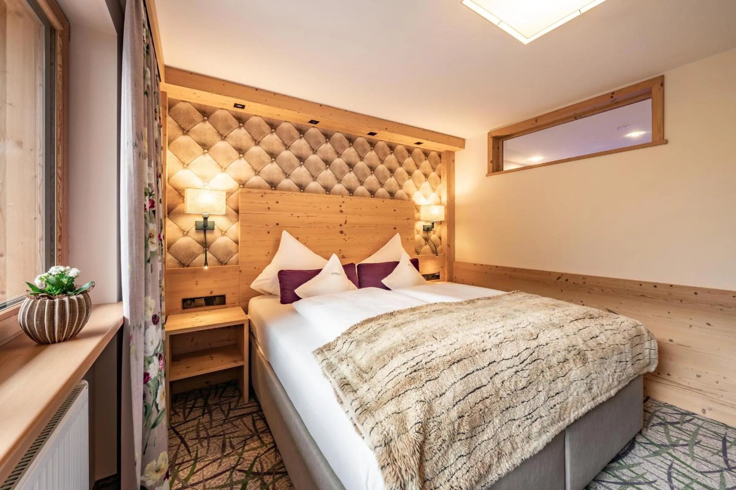 Bedroom, Bed in Hotel Pramstraller