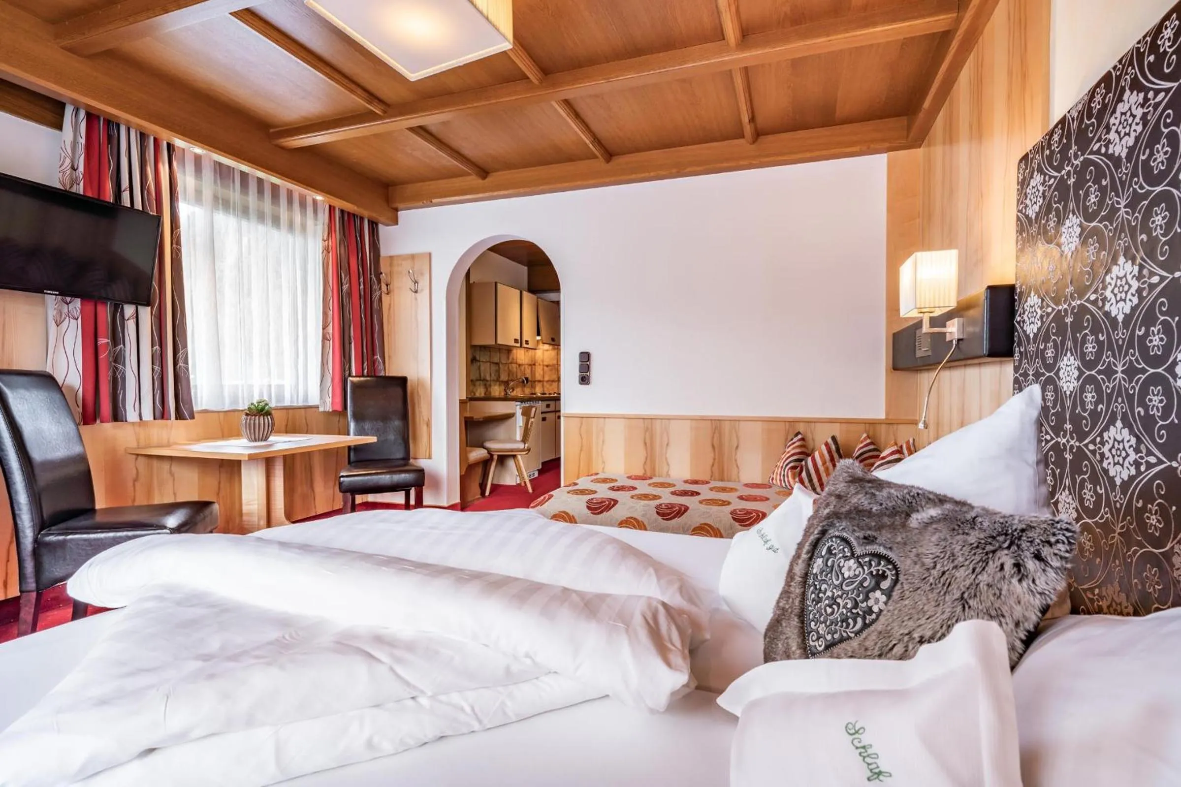 Bedroom, Bed in Hotel Pramstraller