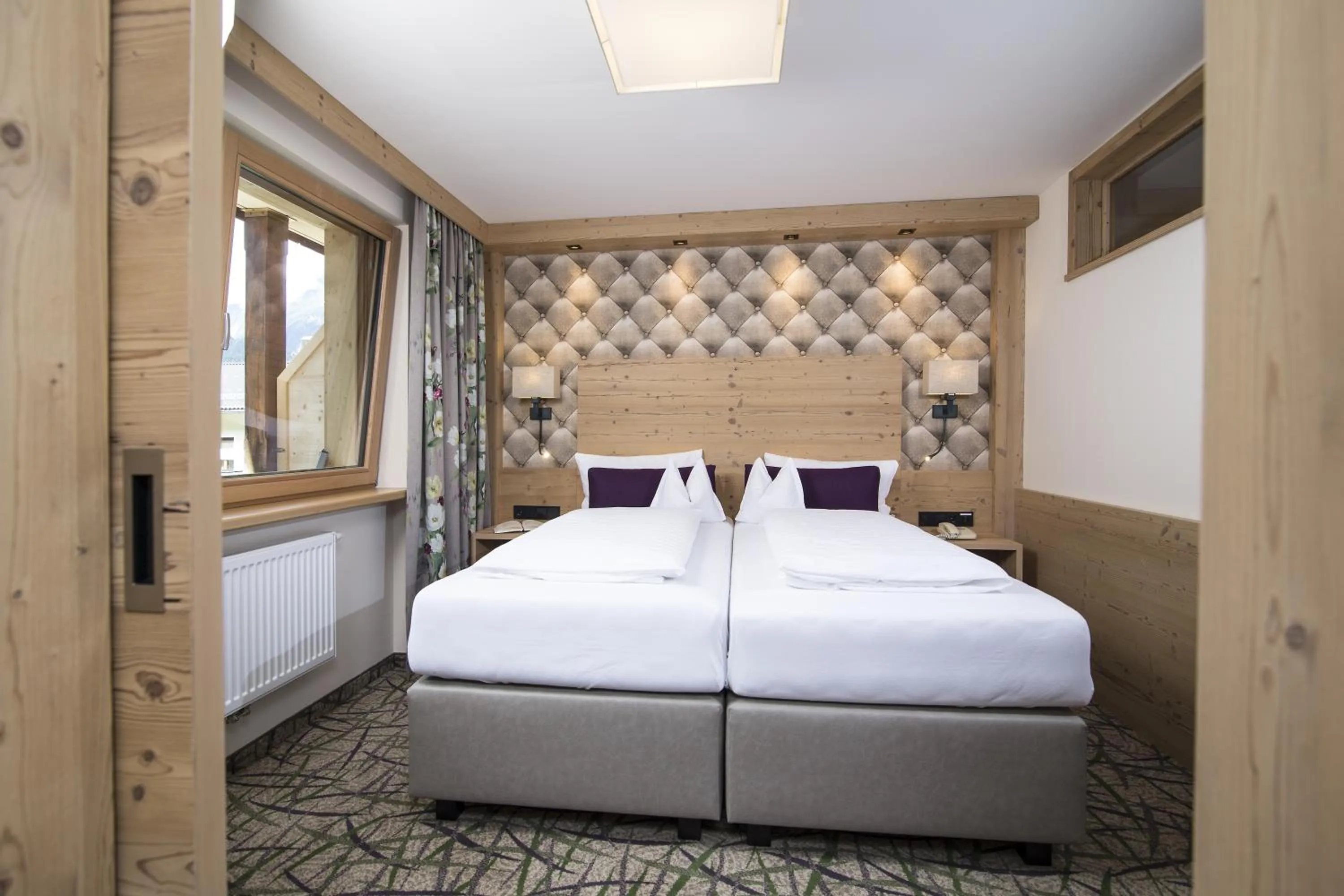 Photo of the whole room, Bed in Hotel Pramstraller