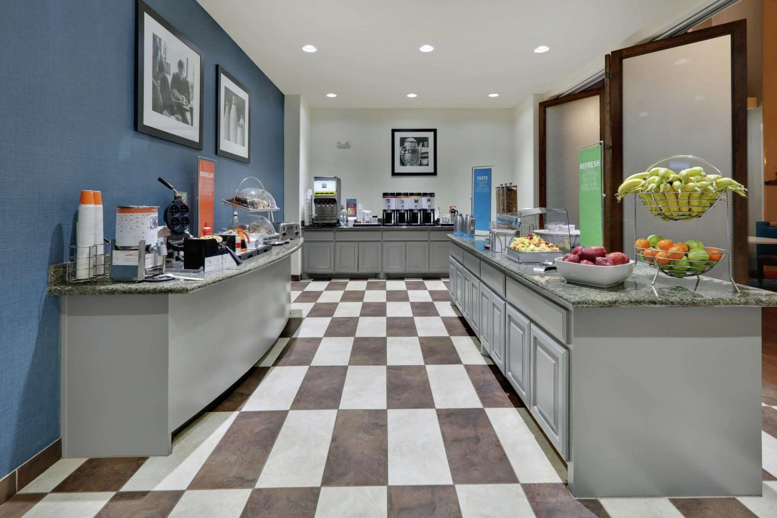 Breakfast in Hampton Inn & Suites Childress