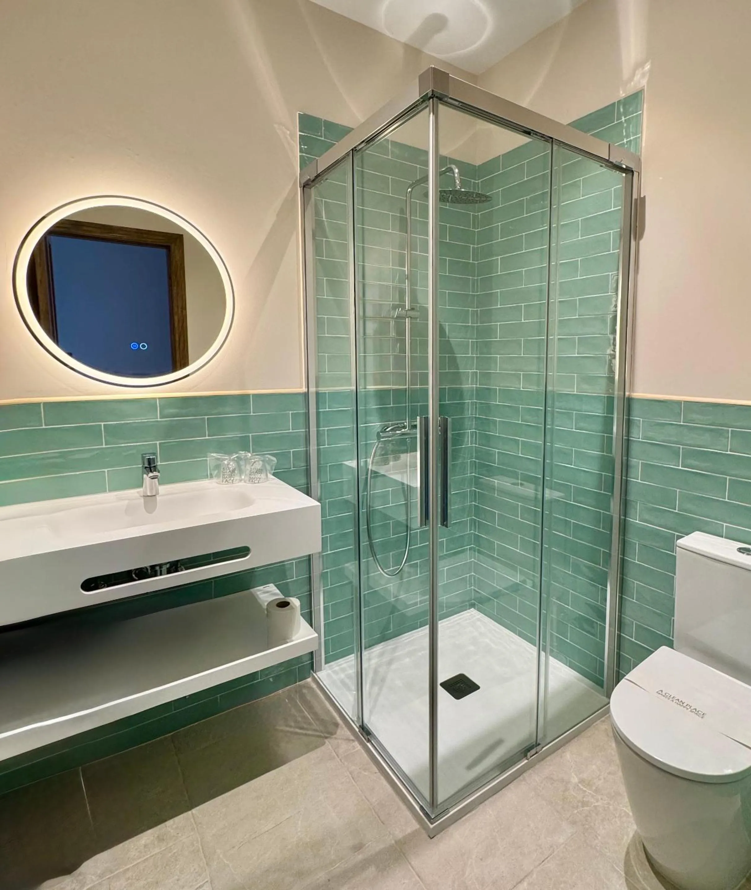 Shower in Hotel Rural El Texeu