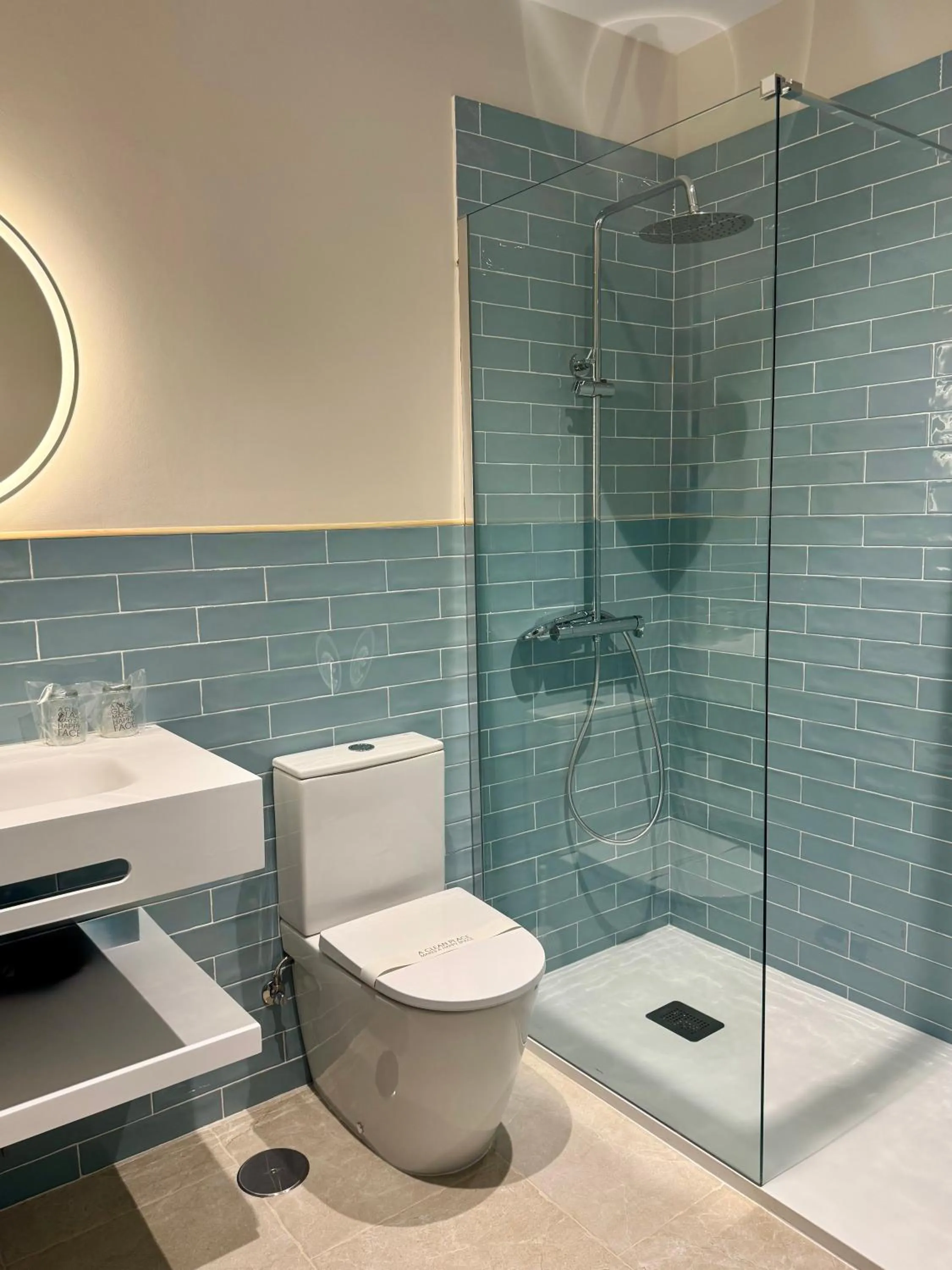 Shower in Hotel Rural El Texeu