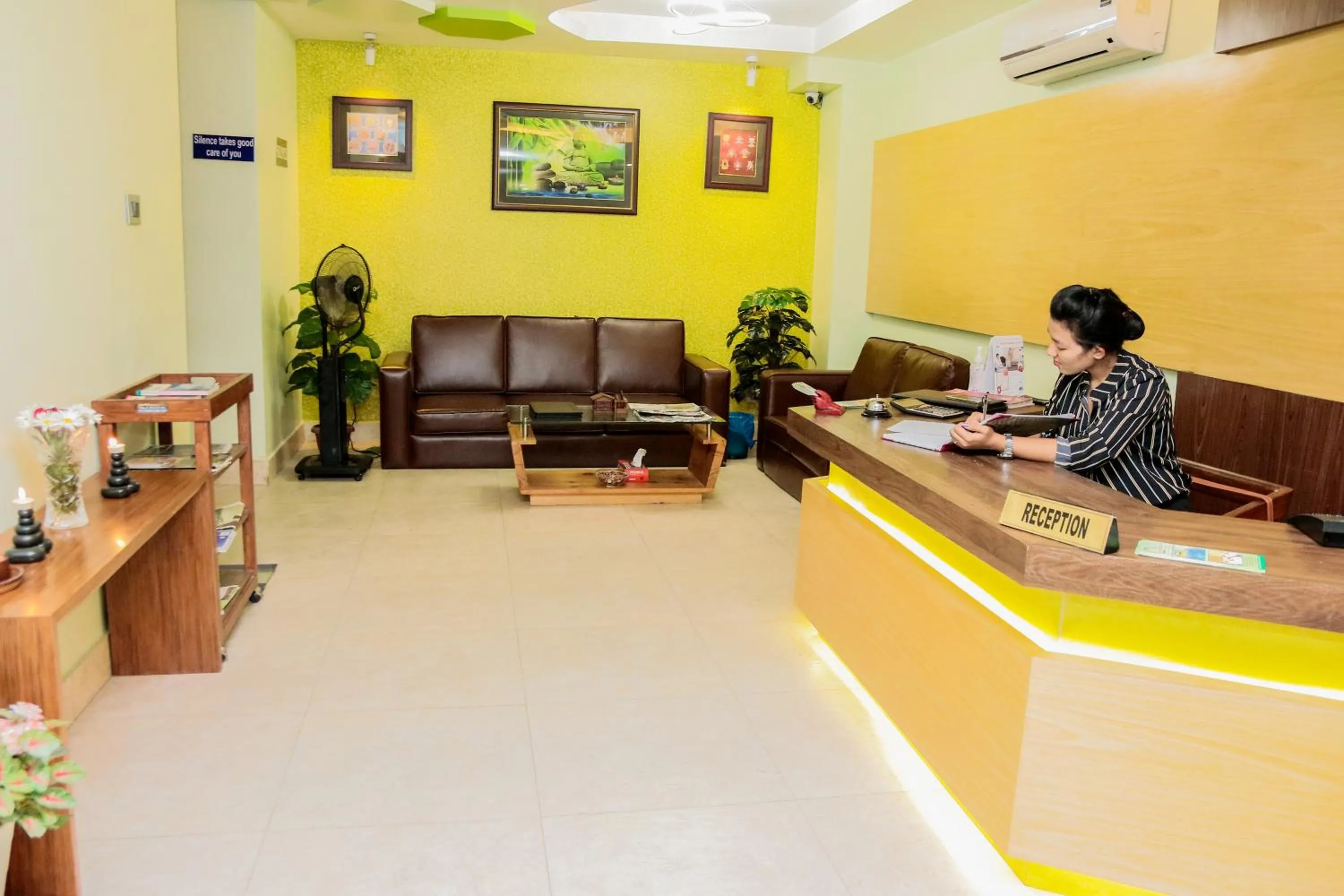 Lobby or reception in Retro Hotel and Spa